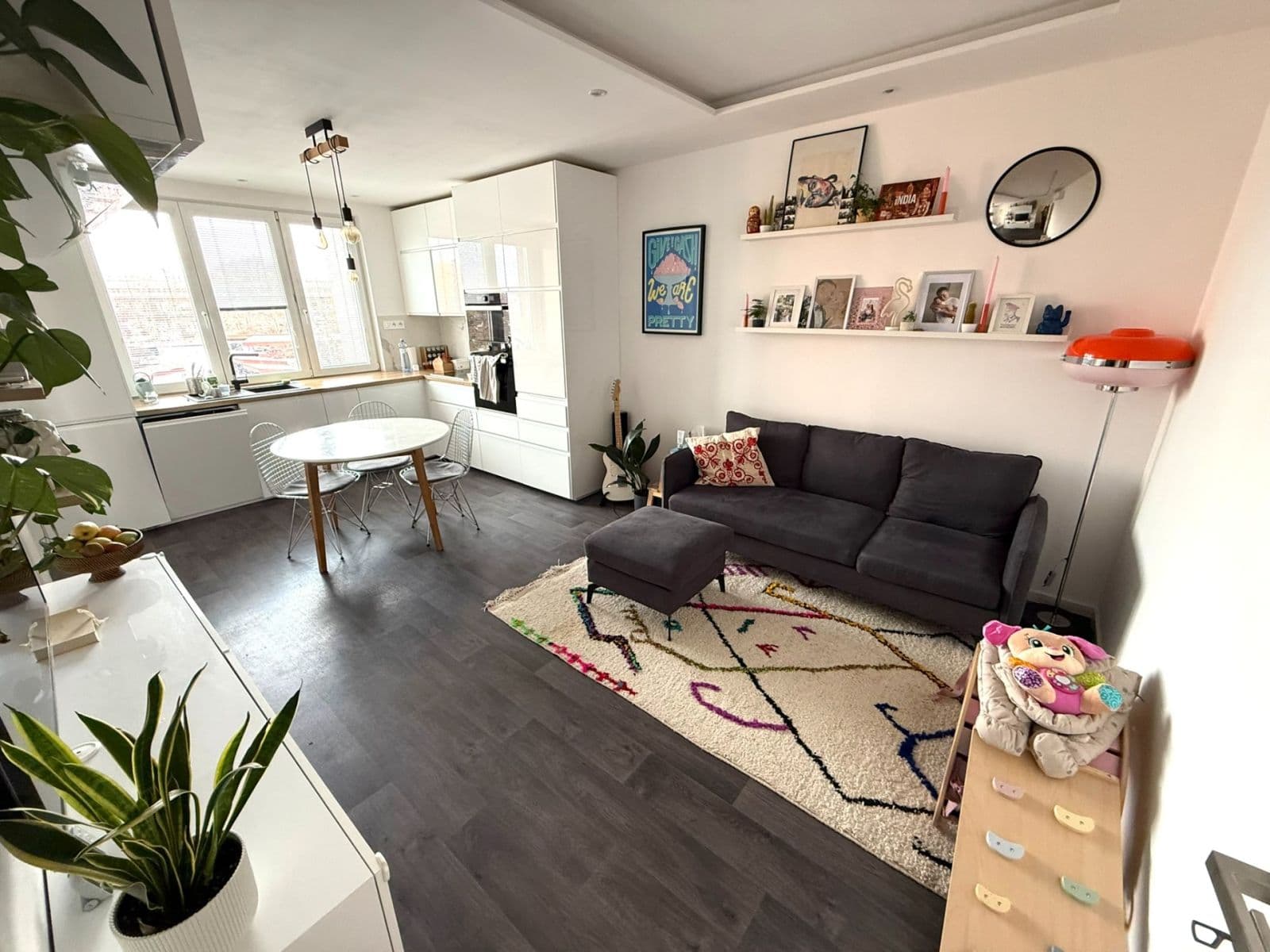 Prenájom bytu 3-izbový 66 m², Ruzyňská, Praha, Praha Prenájom bytu 3-izbový 66 m², Ruzyňská, Praha, Praha