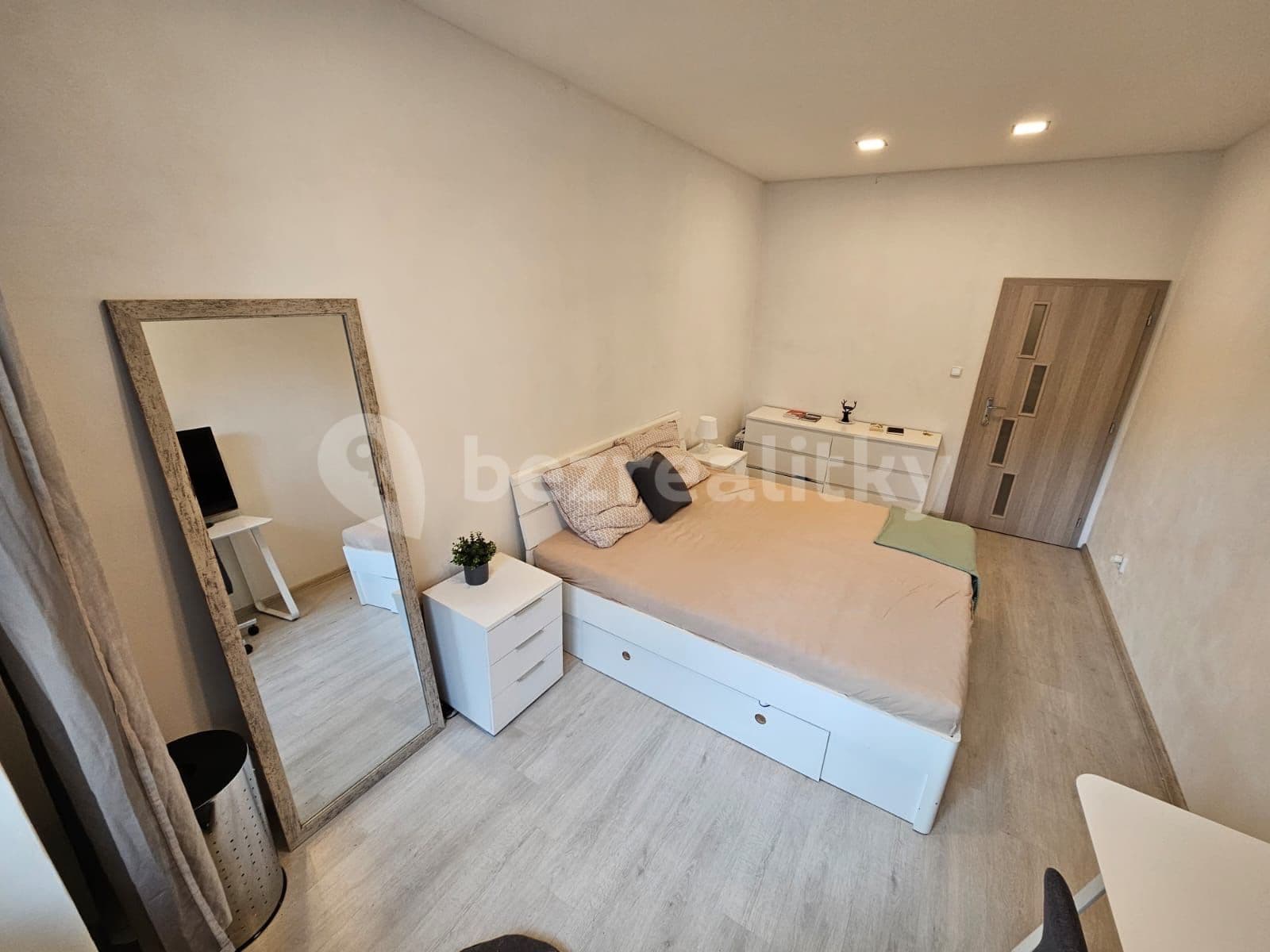 Prenájom bytu 2-izbový 43 m², Na Louži, Praha, Praha Prenájom bytu 2-izbový 43 m², Na Louži, Praha, Praha