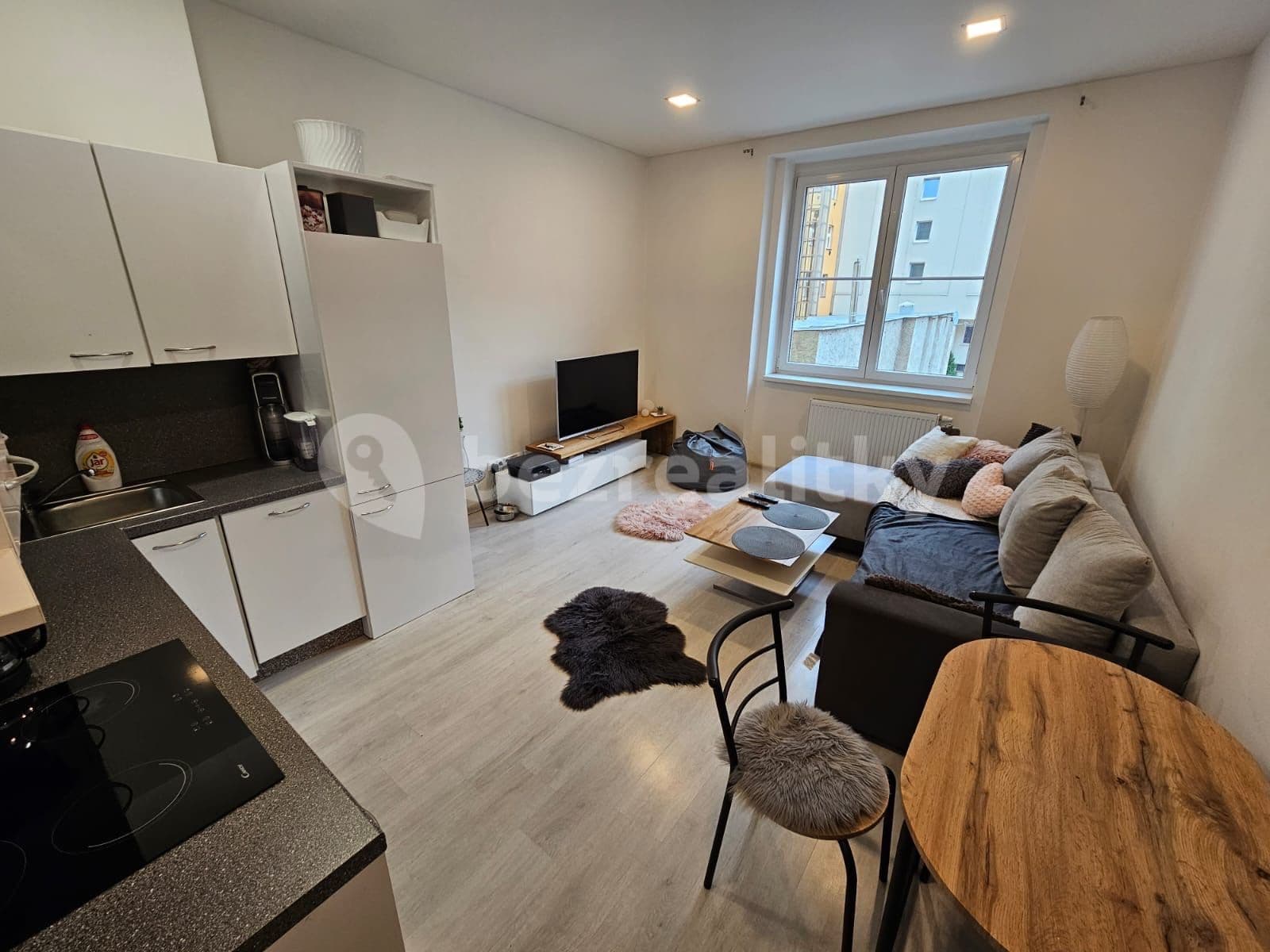Prenájom bytu 2-izbový 43 m², Na Louži, Praha, Praha Prenájom bytu 2-izbový 43 m², Na Louži, Praha, Praha