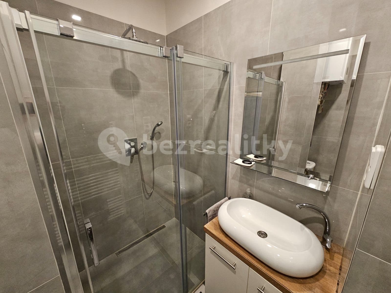 Prenájom bytu 2-izbový 43 m², Na Louži, Praha, Praha Prenájom bytu 2-izbový 43 m², Na Louži, Praha, Praha