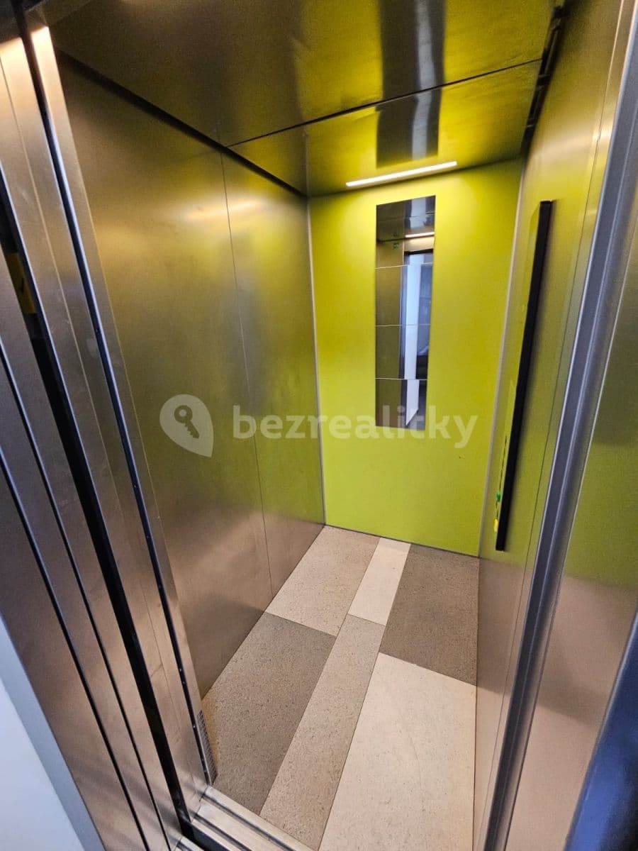 Prenájom bytu 2-izbový 43 m², Na Louži, Praha, Praha Prenájom bytu 2-izbový 43 m², Na Louži, Praha, Praha