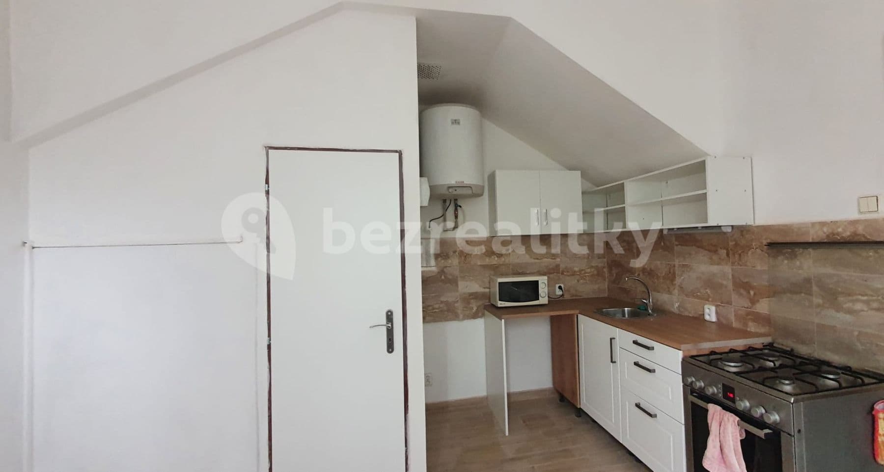Prenájom bytu 1-izbový 44 m², Nad Malým mýtem, Praha, Praha Prenájom bytu 1-izbový 44 m², Nad Malým mýtem, Praha, Praha