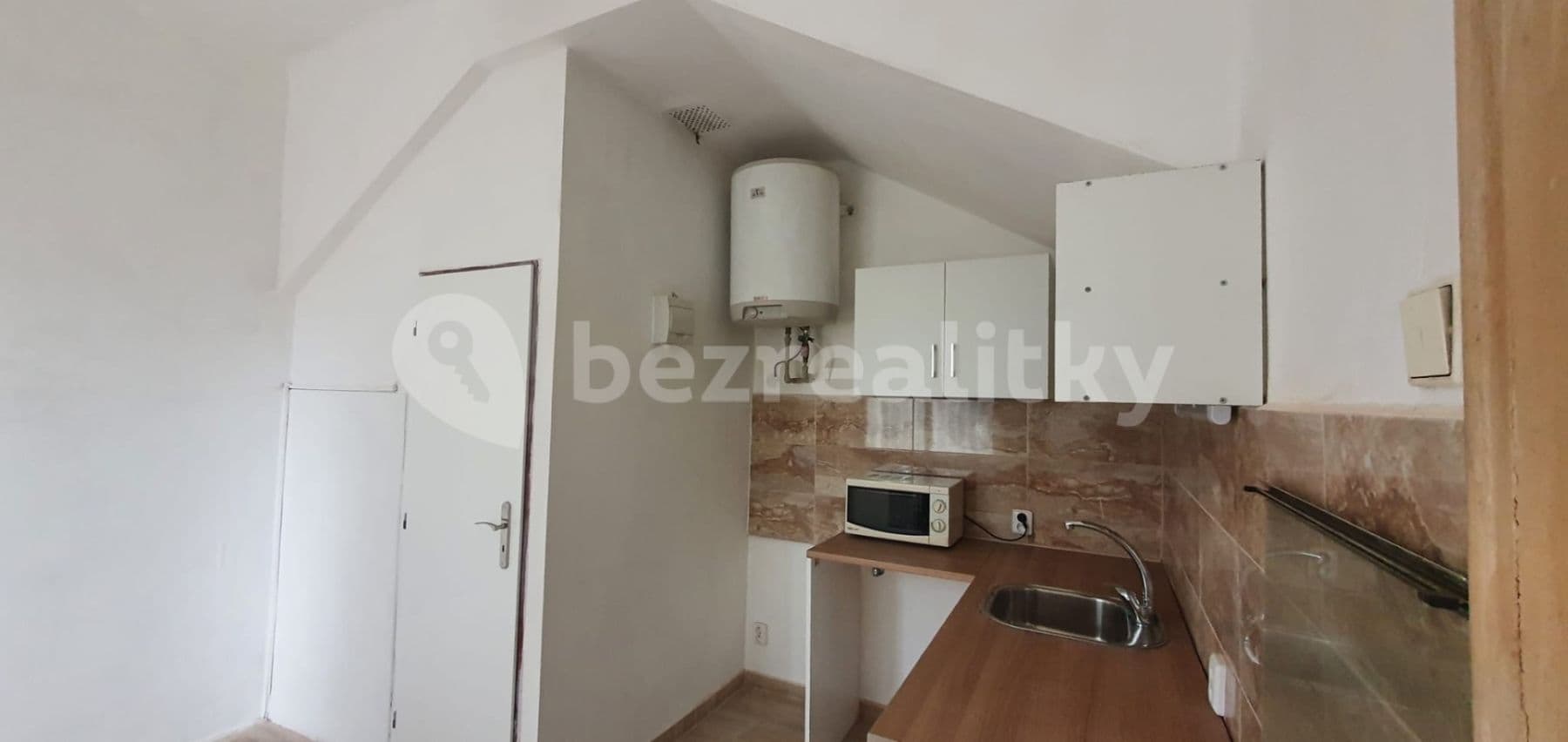 Prenájom bytu 1-izbový 44 m², Nad Malým mýtem, Praha, Praha Prenájom bytu 1-izbový 44 m², Nad Malým mýtem, Praha, Praha