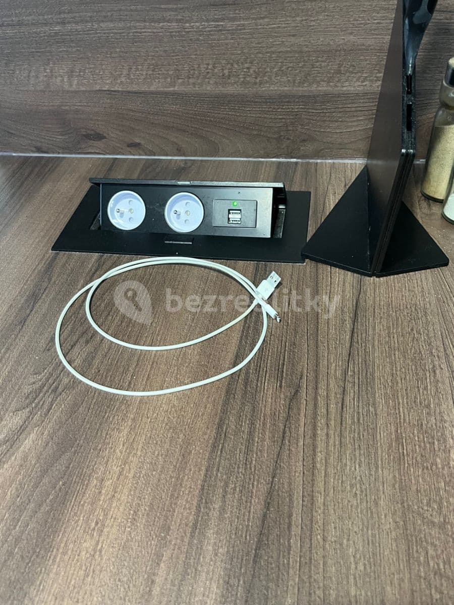 Prenájom bytu 1-izbový 40 m², Hornoměcholupská, Praha, Praha Prenájom bytu 1-izbový 40 m², Hornoměcholupská, Praha, Praha