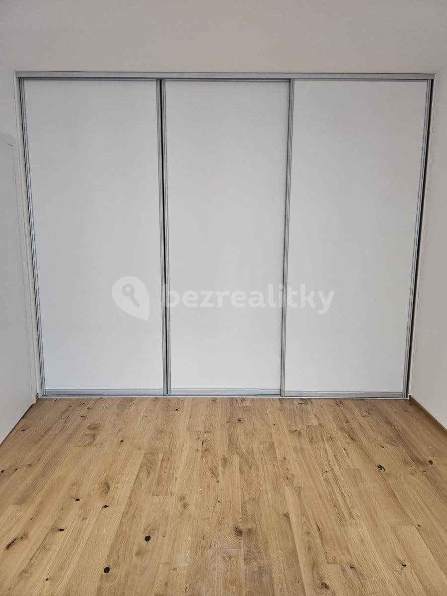 Prenájom bytu 2-izbový 56 m², Praha, Praha Prenájom bytu 2-izbový 56 m², Praha, Praha
