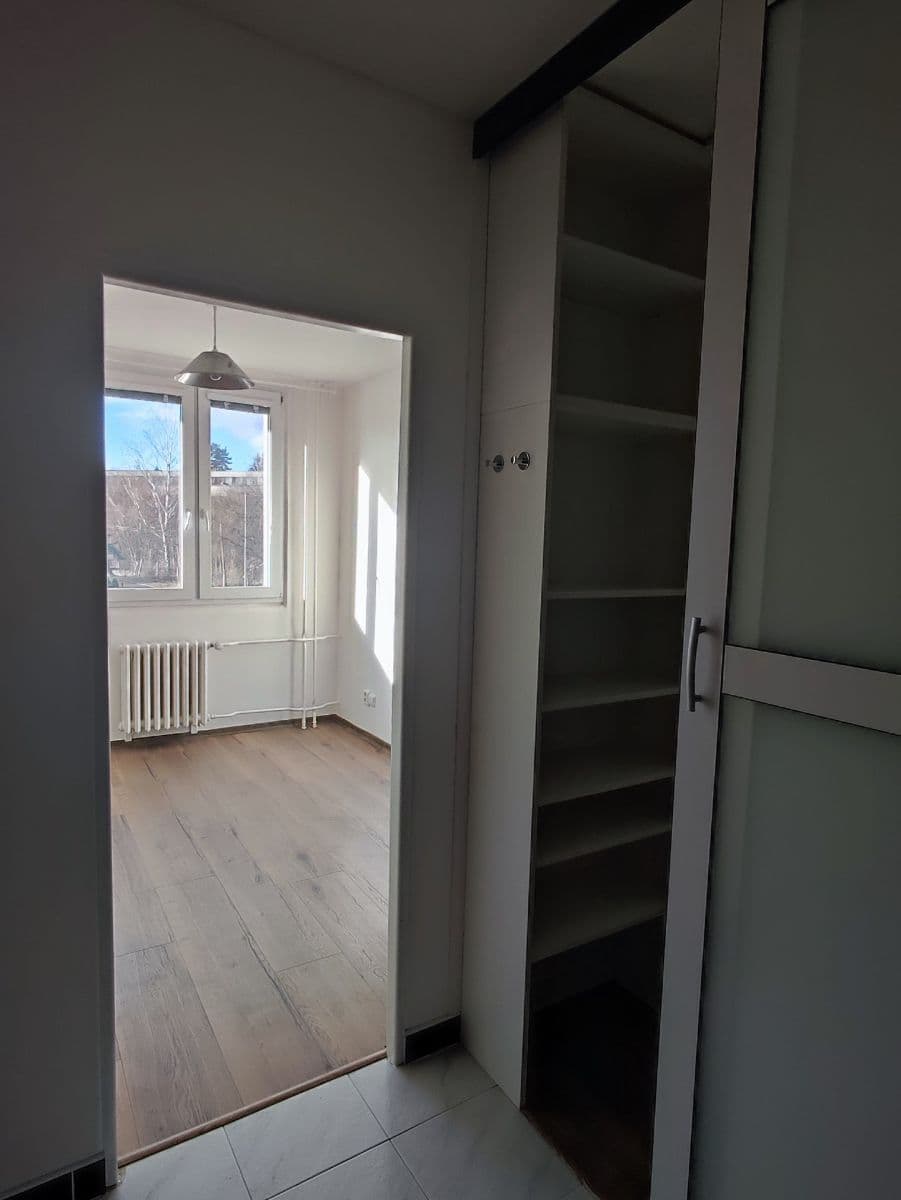 Predaj bytu 3-izbový 70 m², Holíkova, Jílové u Prahy, Středočeský kraj Predaj bytu 3-izbový 70 m², Holíkova, Jílové u Prahy, Středočeský kraj