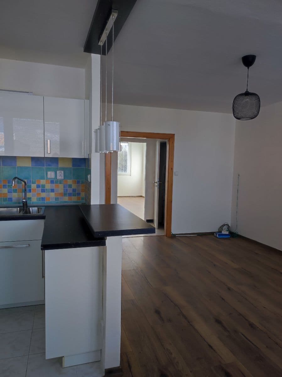 Predaj bytu 3-izbový 70 m², Holíkova, Jílové u Prahy, Středočeský kraj Predaj bytu 3-izbový 70 m², Holíkova, Jílové u Prahy, Středočeský kraj