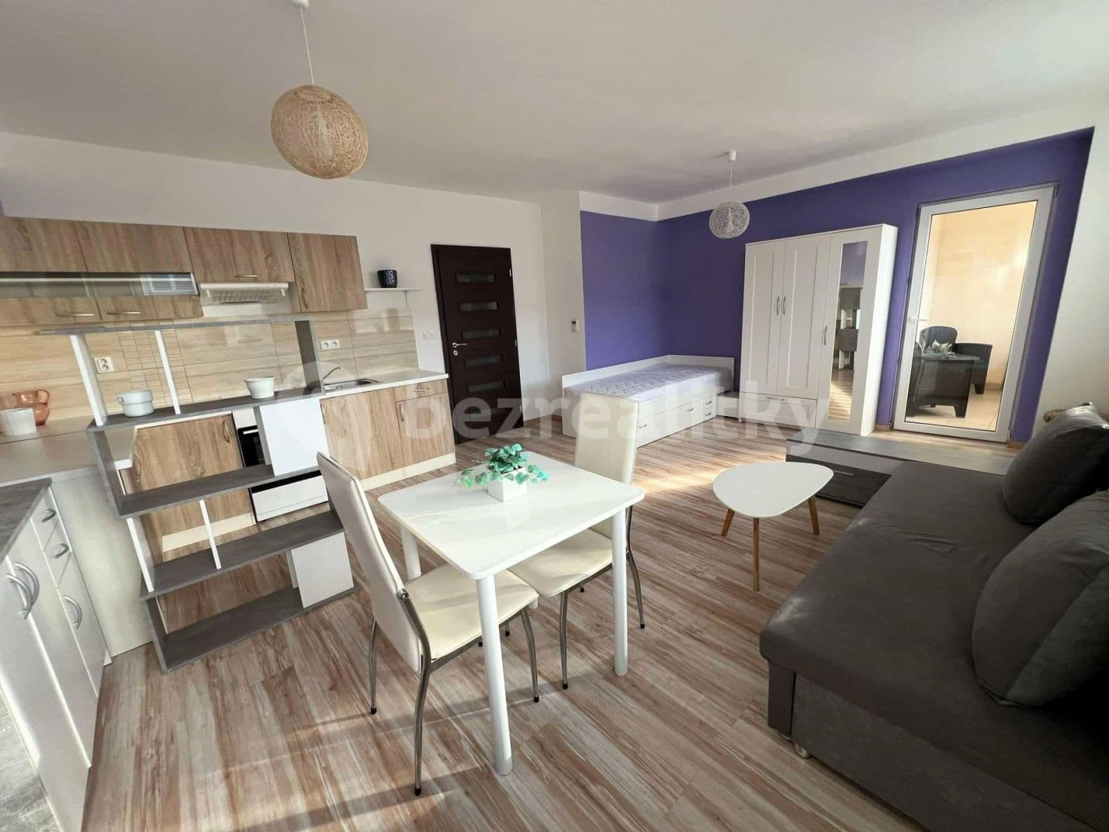 Prenájom bytu 1-izbový 38 m², Bořenovská, Holešov, Zlínský kraj Prenájom bytu 1-izbový 38 m², Bořenovská, Holešov, Zlínský kraj