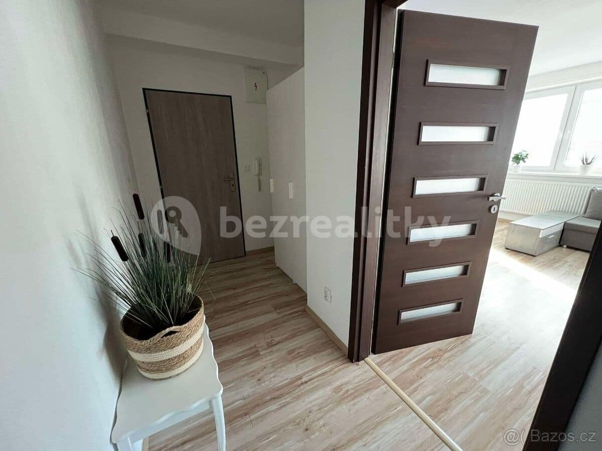 Prenájom bytu 1-izbový 38 m², Bořenovská, Holešov, Zlínský kraj Prenájom bytu 1-izbový 38 m², Bořenovská, Holešov, Zlínský kraj