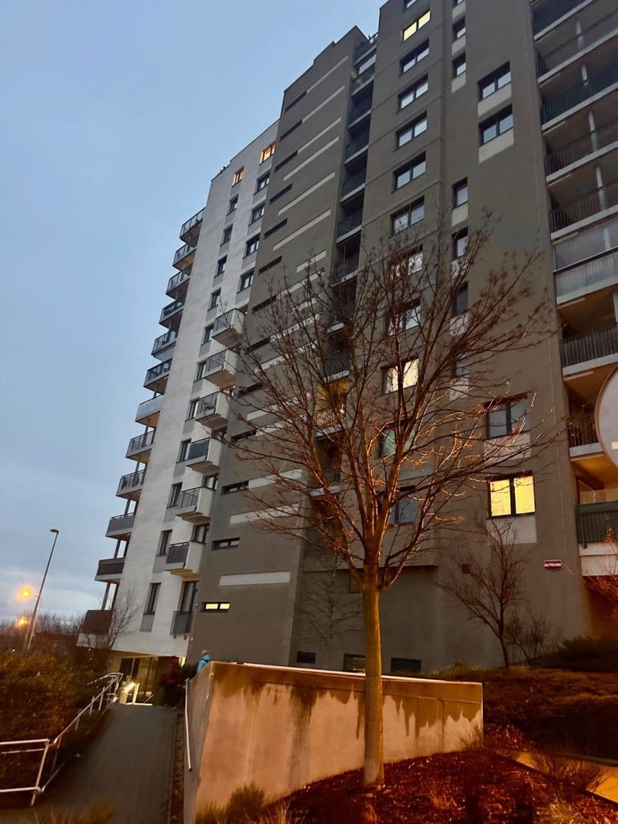 Predaj garáže 13 m², Nad Přehradou, Praha, Praha Predaj garáže 13 m², Nad Přehradou, Praha, Praha