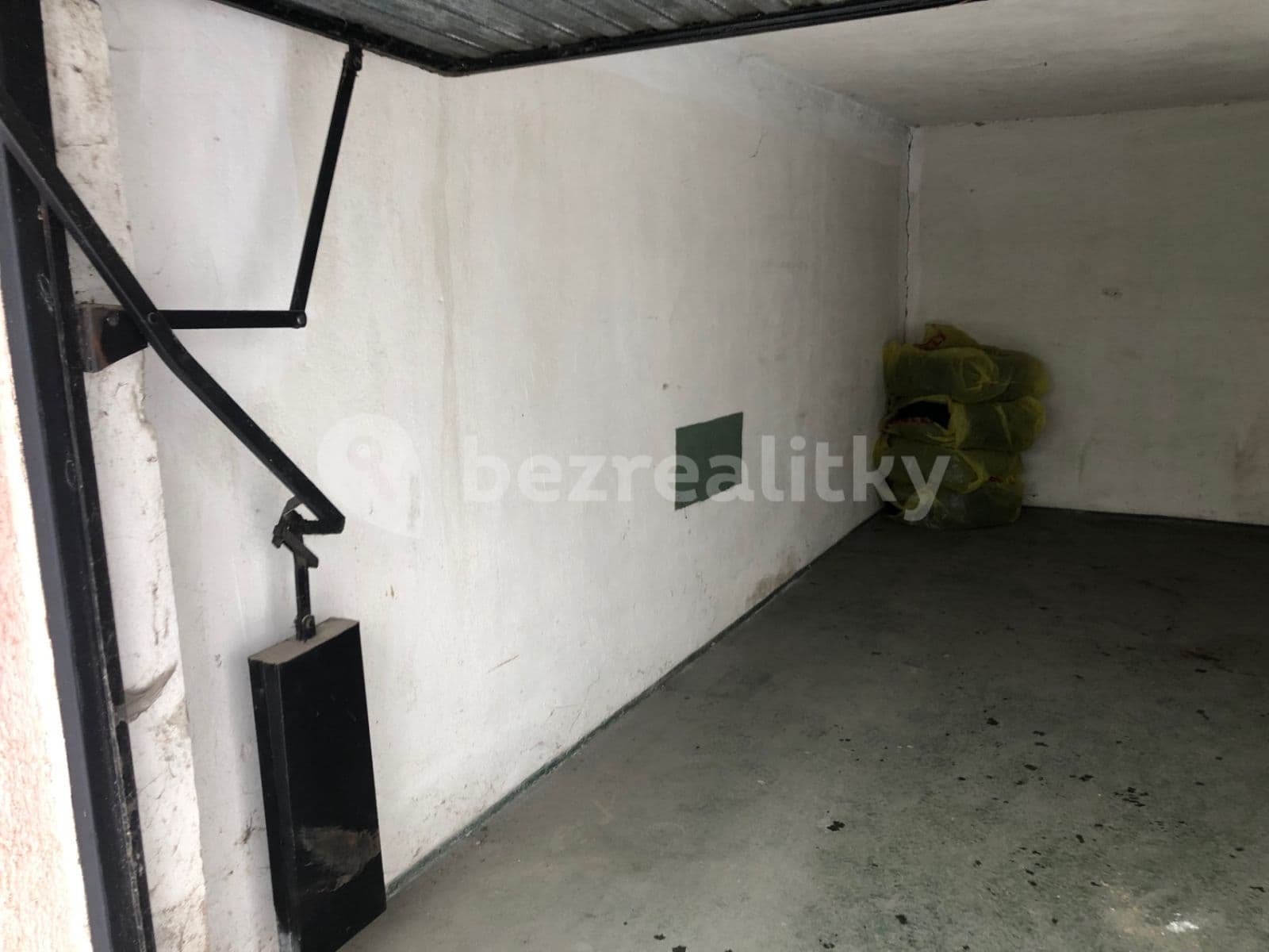 Predaj garáže 18 m², Mělník, Středočeský kraj Predaj garáže 18 m², Mělník, Středočeský kraj