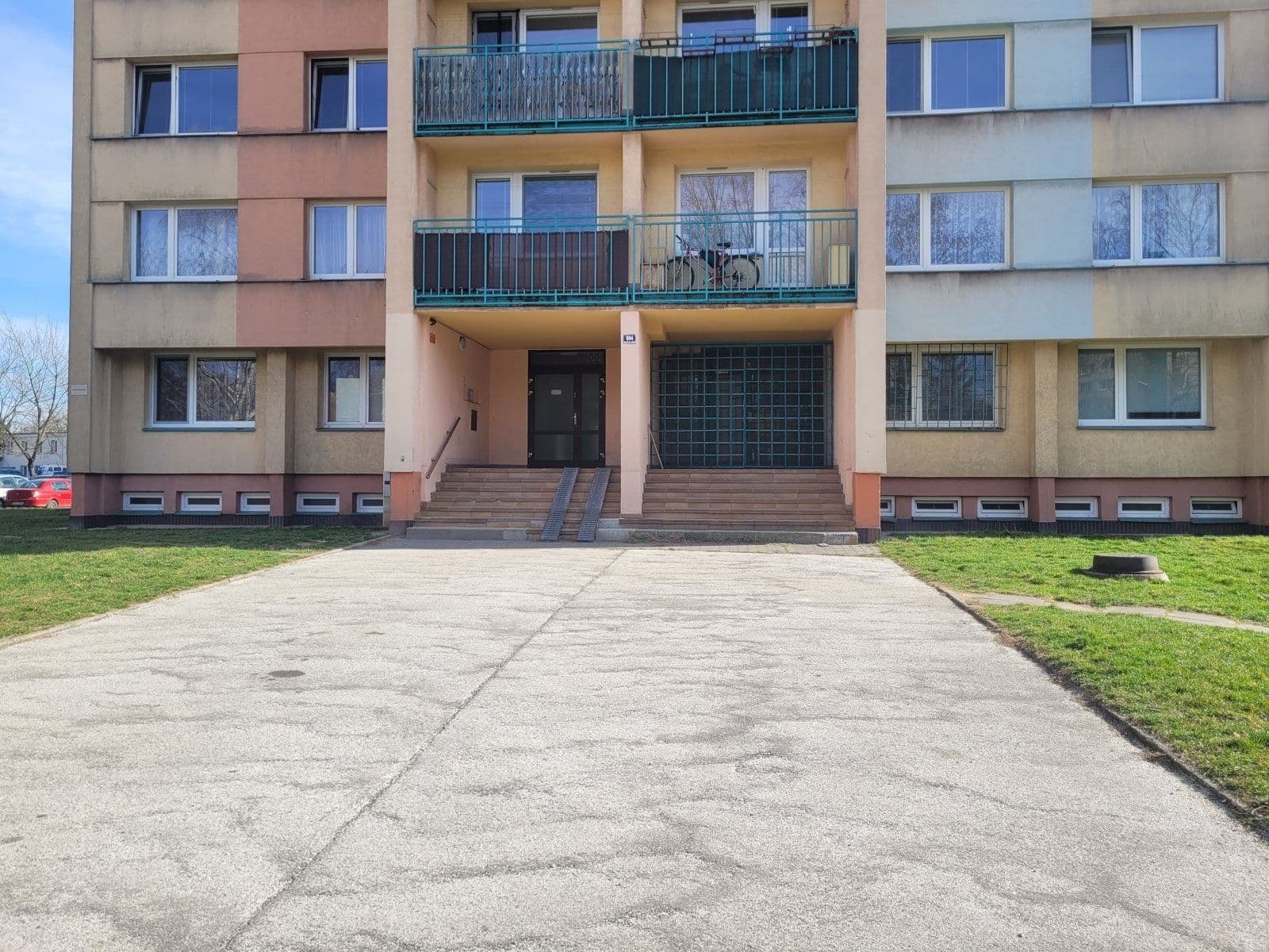 Prenájom nebytového priestoru 32 m², Okružní, Orlová, Moravskoslezský kraj Prenájom nebytového priestoru 32 m², Okružní, Orlová, Moravskoslezský kraj