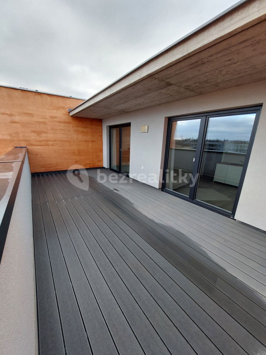 Prenájom bytu 2-izbový 41 m², Praha, Praha Prenájom bytu 2-izbový 41 m², Praha, Praha