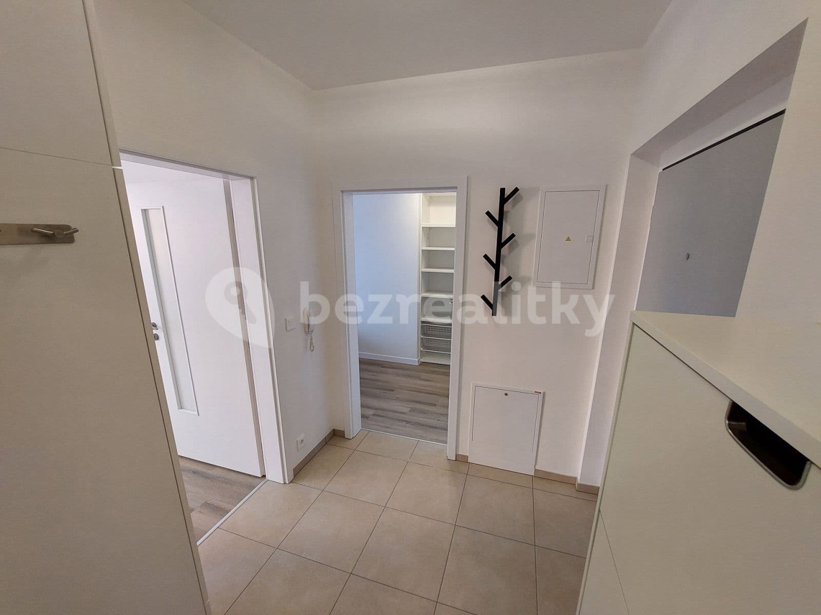 Prenájom bytu 2-izbový 41 m², Praha, Praha Prenájom bytu 2-izbový 41 m², Praha, Praha