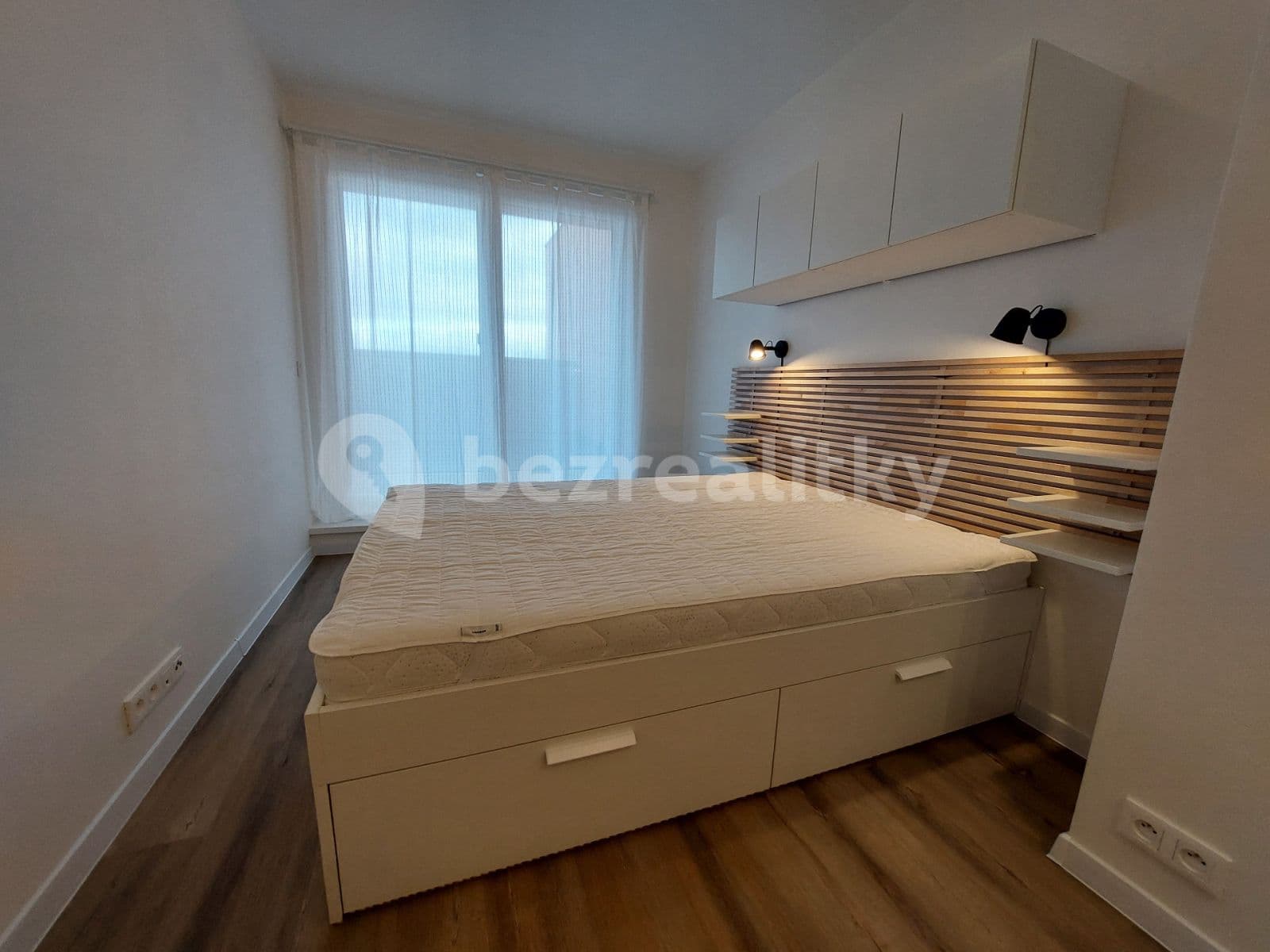 Prenájom bytu 2-izbový 41 m², Praha, Praha Prenájom bytu 2-izbový 41 m², Praha, Praha