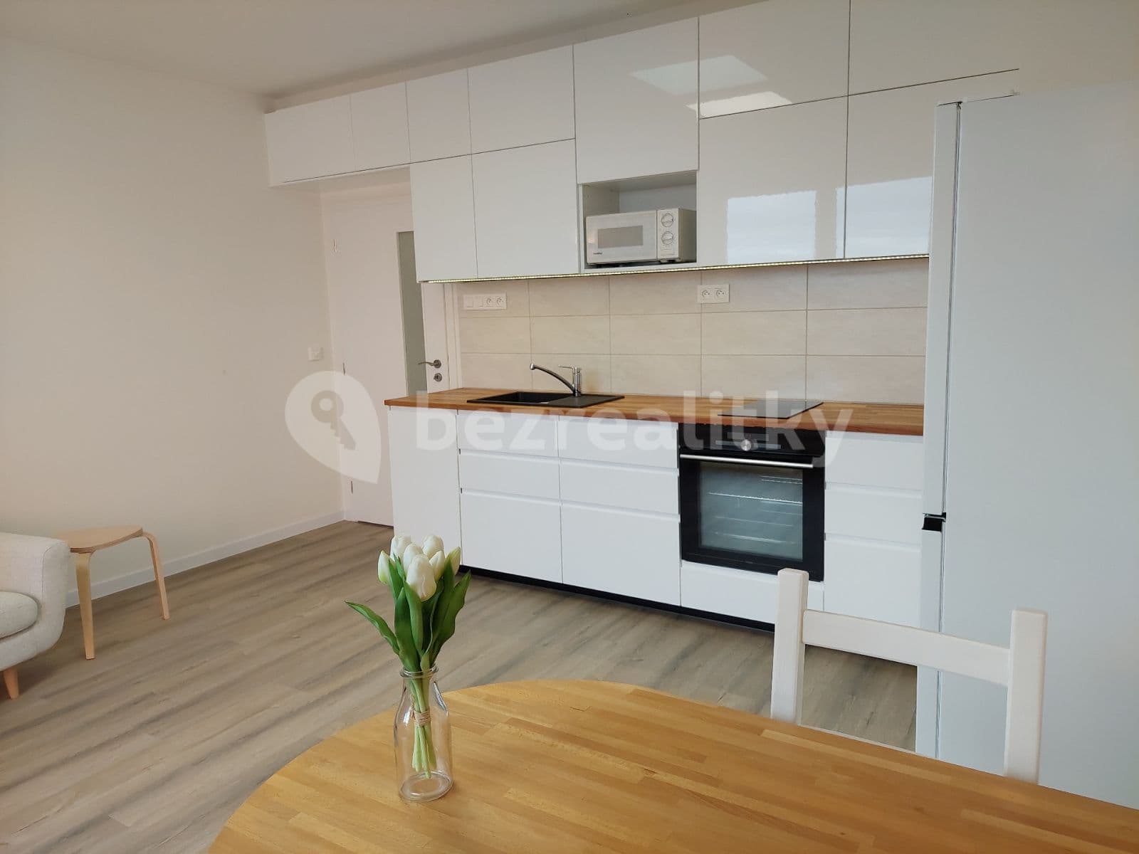 Prenájom bytu 2-izbový 41 m², Praha, Praha Prenájom bytu 2-izbový 41 m², Praha, Praha