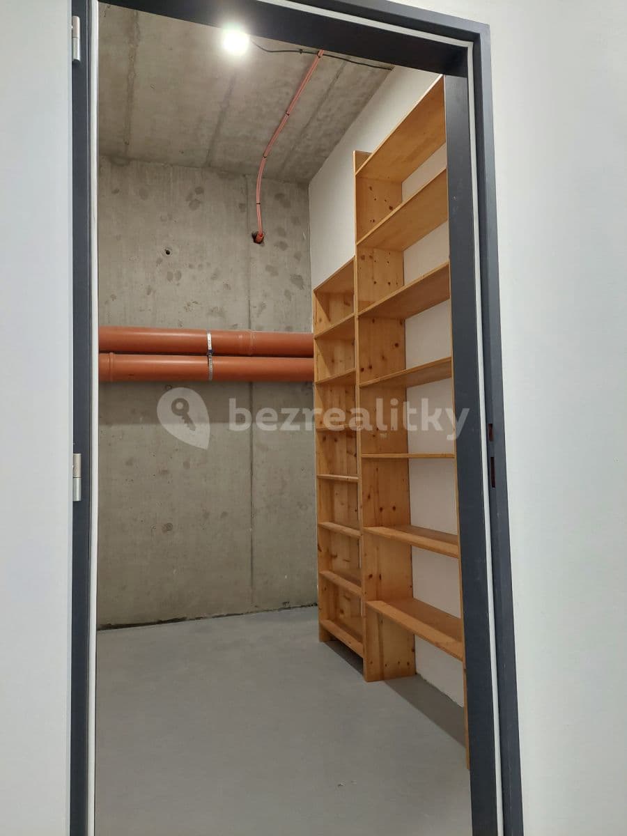 Prenájom bytu 2-izbový 41 m², Praha, Praha Prenájom bytu 2-izbový 41 m², Praha, Praha