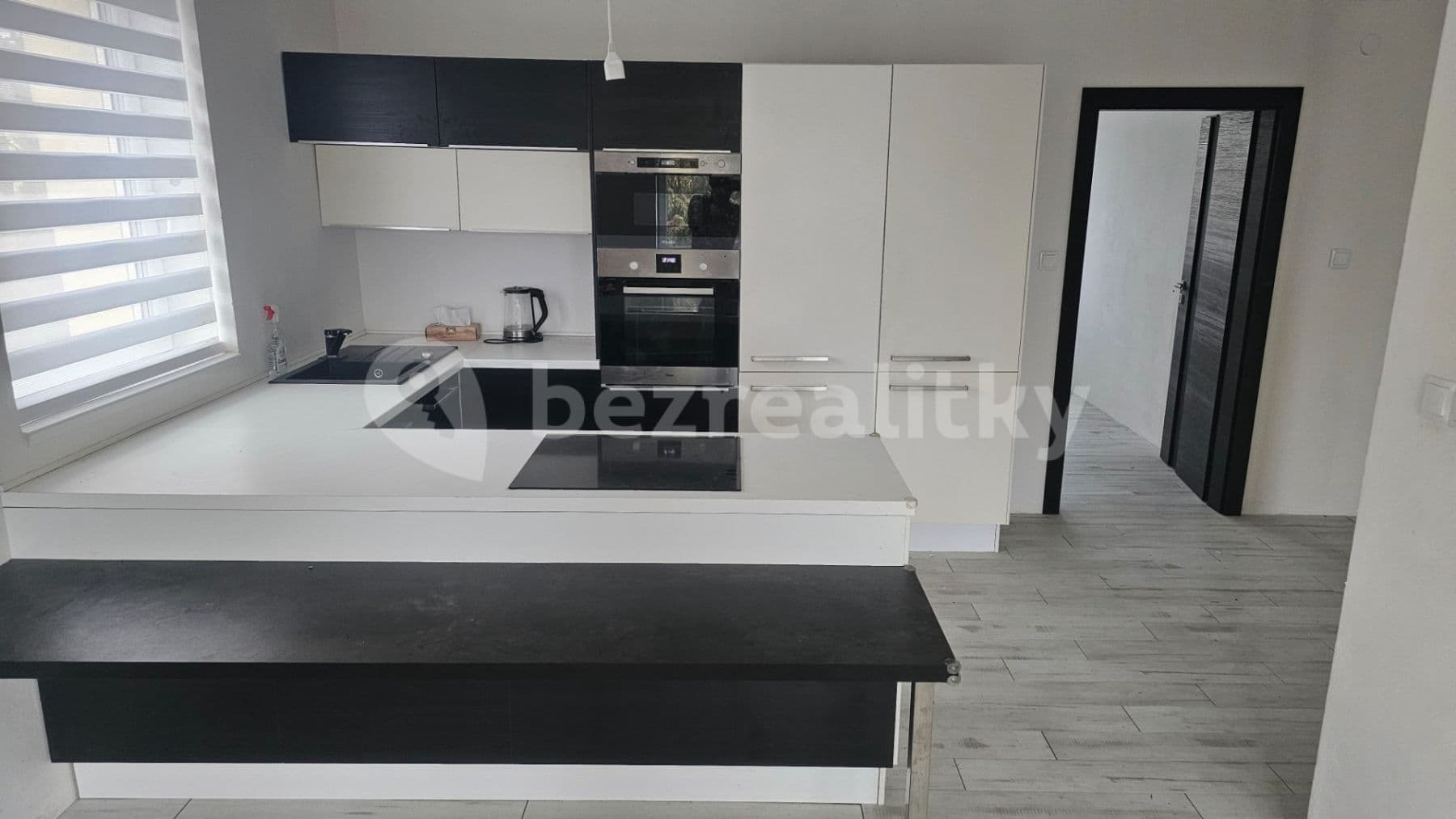 Prenájom bytu 3-izbový 92 m², Nechanická, Praha, Praha Prenájom bytu 3-izbový 92 m², Nechanická, Praha, Praha