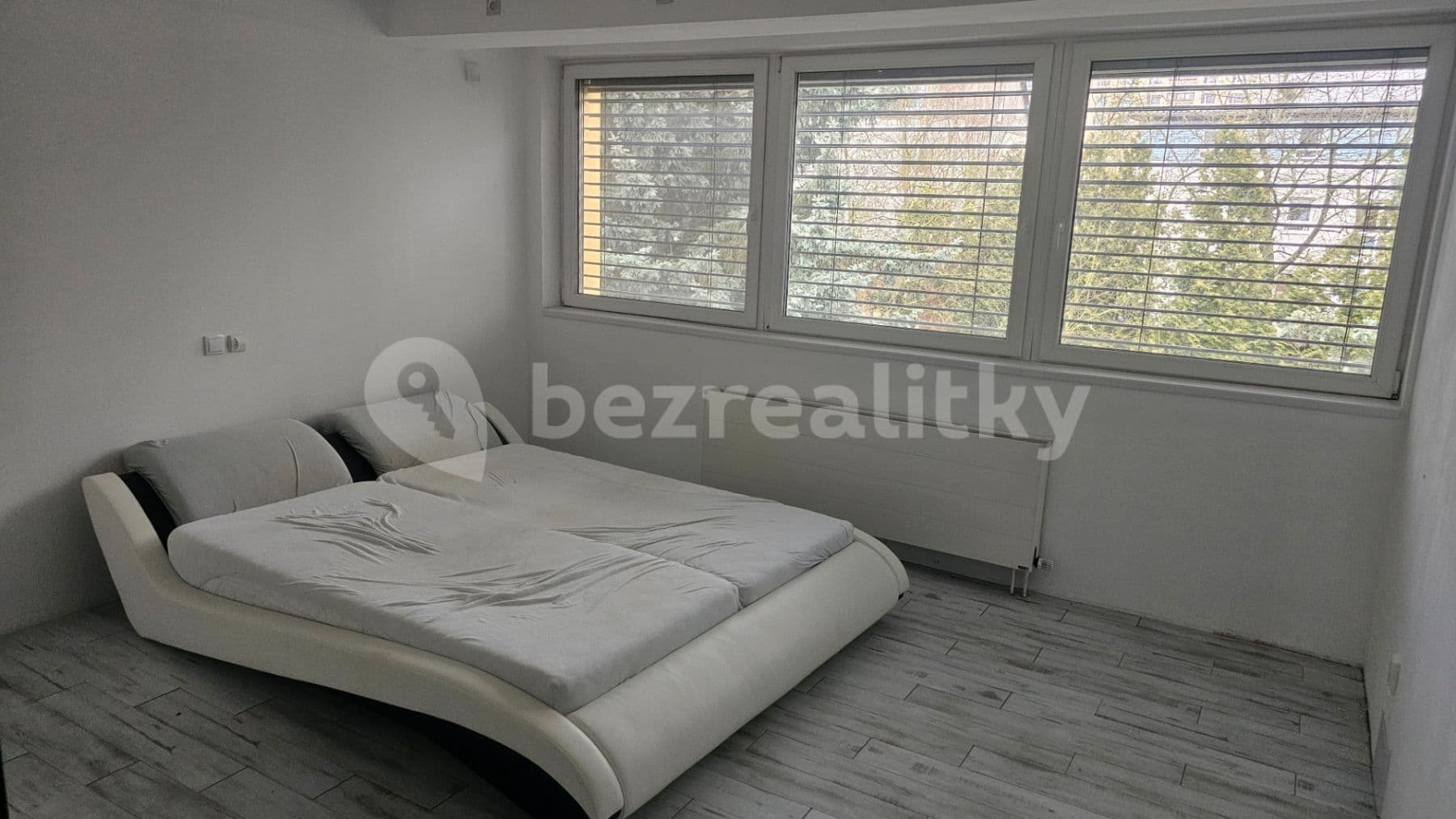 Prenájom bytu 3-izbový 92 m², Nechanická, Praha, Praha Prenájom bytu 3-izbový 92 m², Nechanická, Praha, Praha
