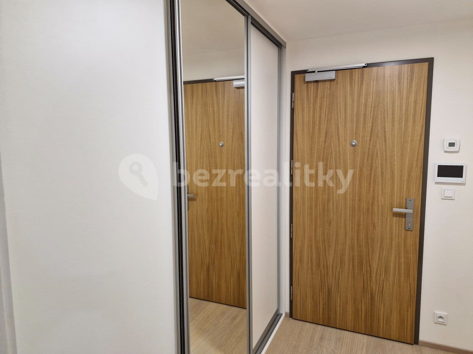 Prenájom bytu 1-izbový 40 m², V Třešňovce, Praha, Praha Prenájom bytu 1-izbový 40 m², V Třešňovce, Praha, Praha