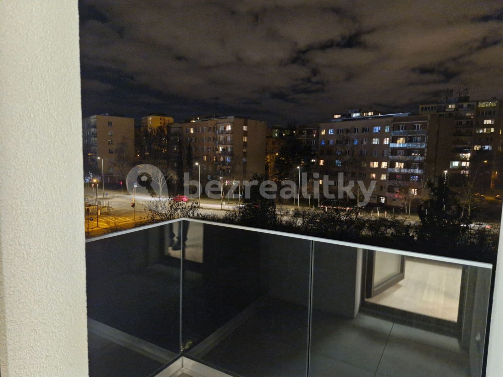 Prenájom bytu 1-izbový 40 m², V Třešňovce, Praha, Praha Prenájom bytu 1-izbový 40 m², V Třešňovce, Praha, Praha