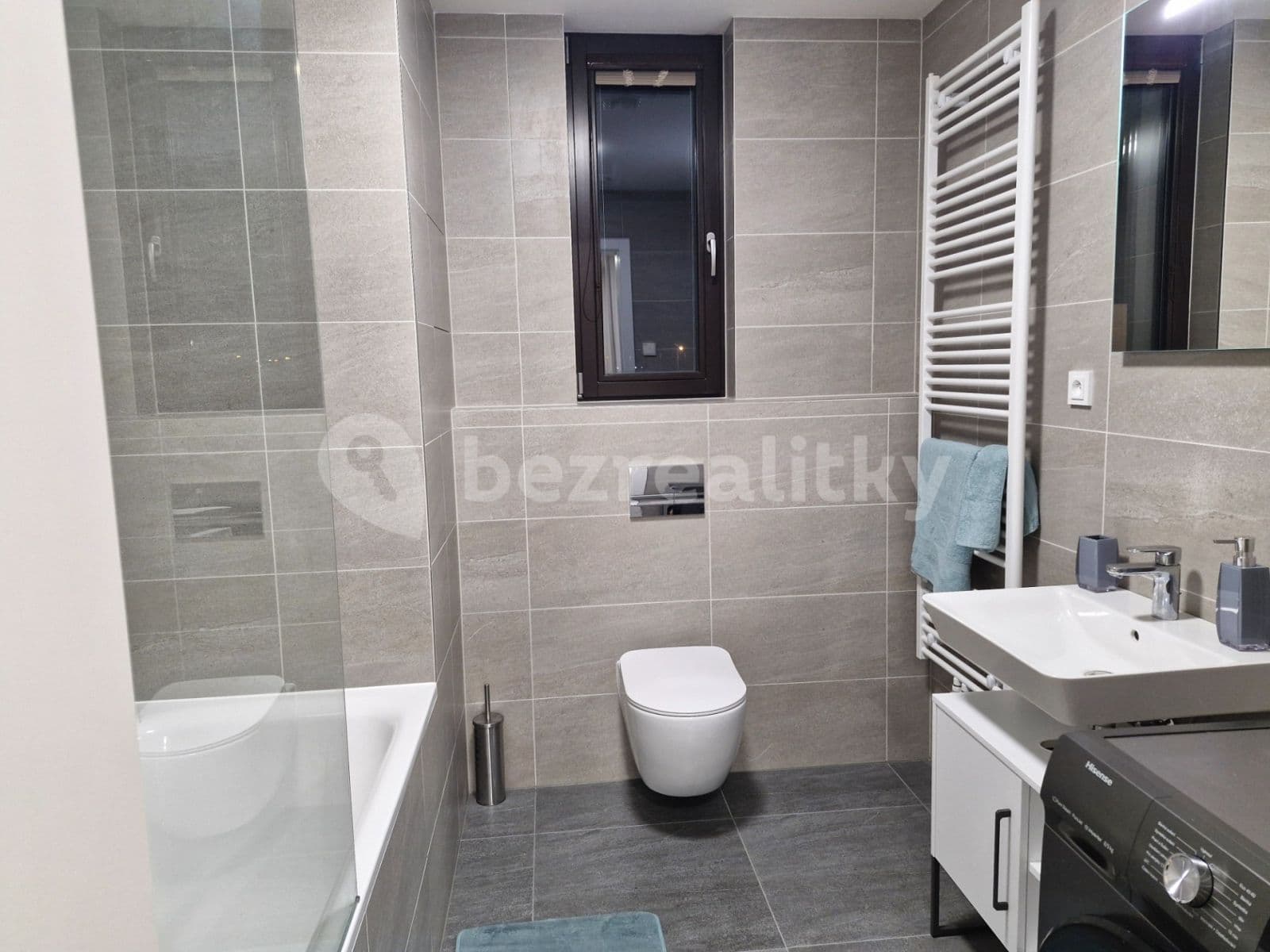 Prenájom bytu 1-izbový 40 m², V Třešňovce, Praha, Praha Prenájom bytu 1-izbový 40 m², V Třešňovce, Praha, Praha