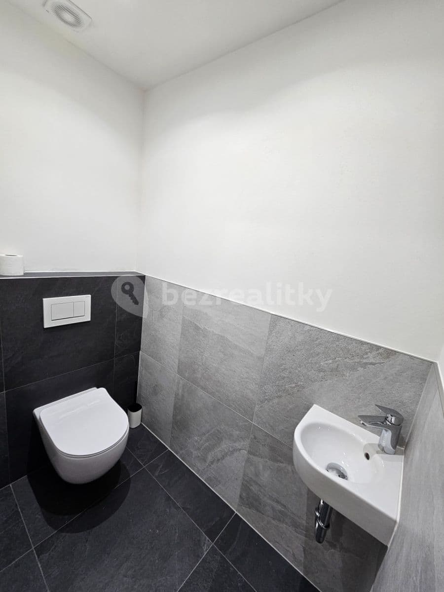 Prenájom bytu 3-izbový 68 m², Na Křivině, Praha, Praha Prenájom bytu 3-izbový 68 m², Na Křivině, Praha, Praha