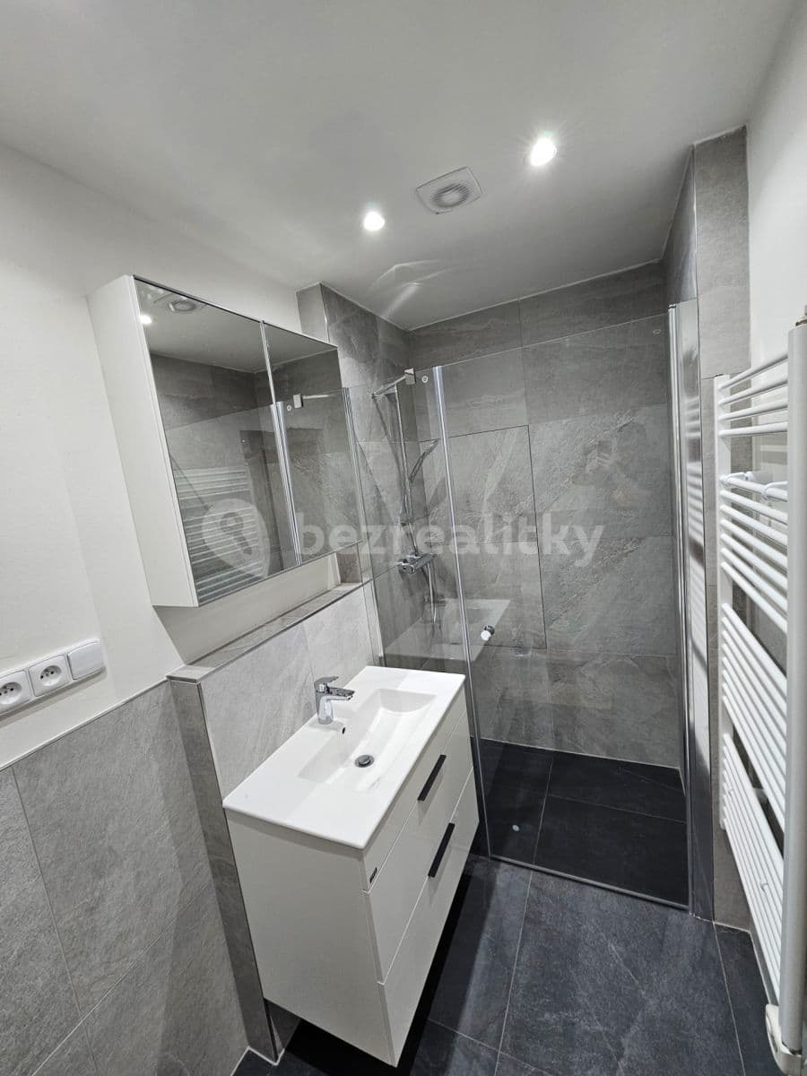 Prenájom bytu 3-izbový 68 m², Na Křivině, Praha, Praha Prenájom bytu 3-izbový 68 m², Na Křivině, Praha, Praha