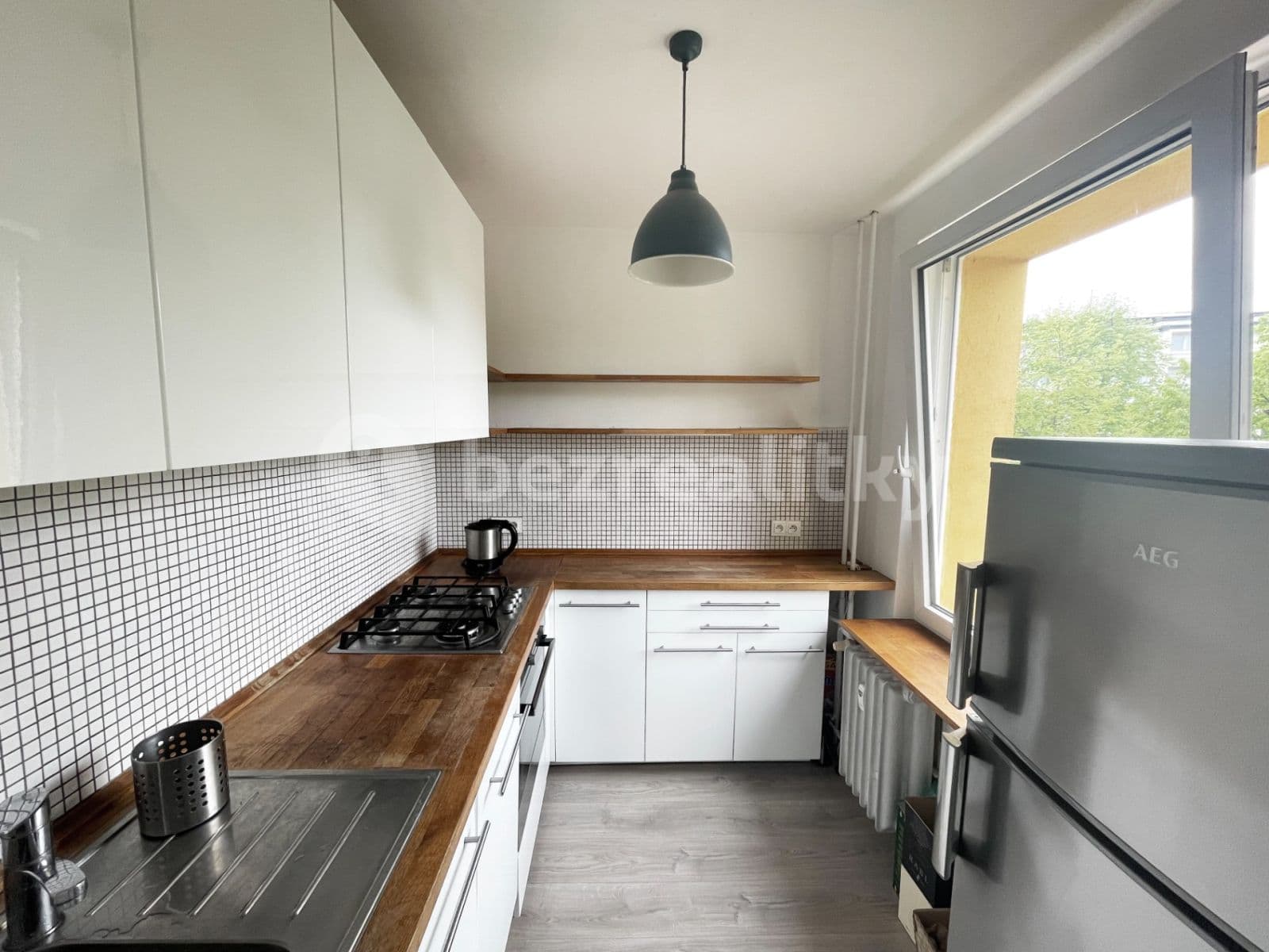 Prenájom bytu 3-izbový 58 m², Záveská, Praha, Praha Prenájom bytu 3-izbový 58 m², Záveská, Praha, Praha