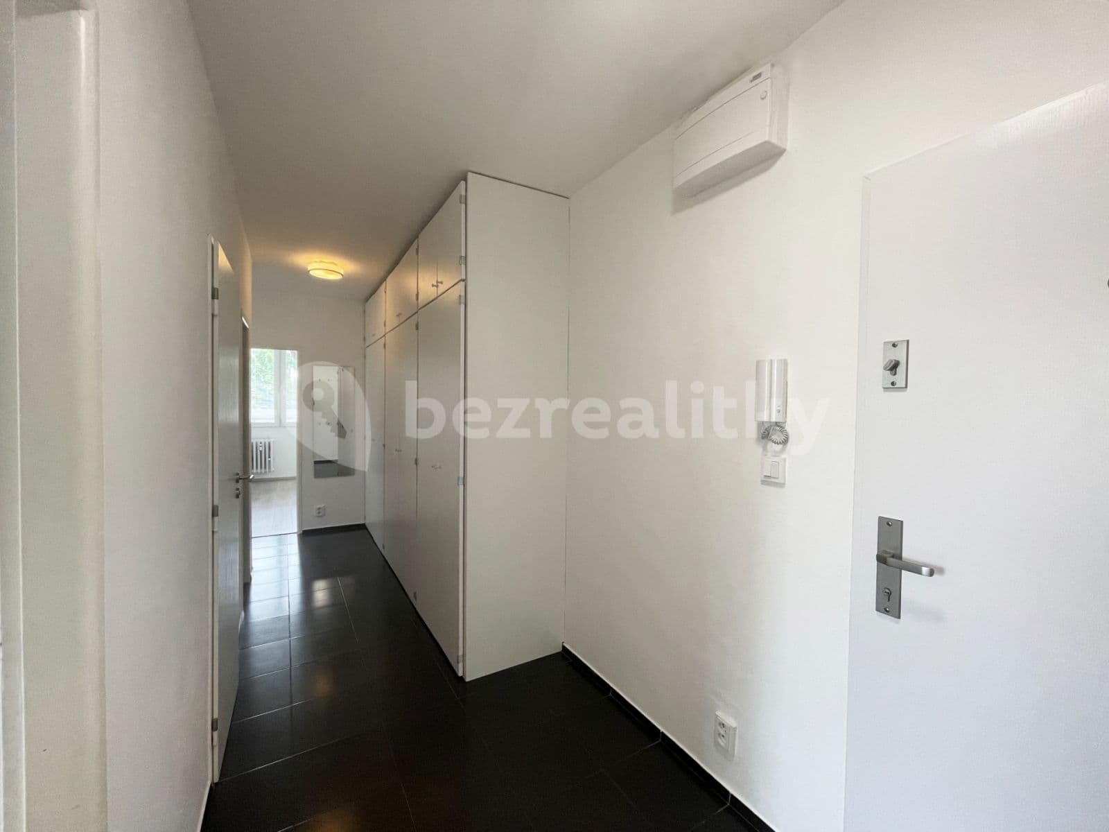 Prenájom bytu 3-izbový 58 m², Záveská, Praha, Praha Prenájom bytu 3-izbový 58 m², Záveská, Praha, Praha