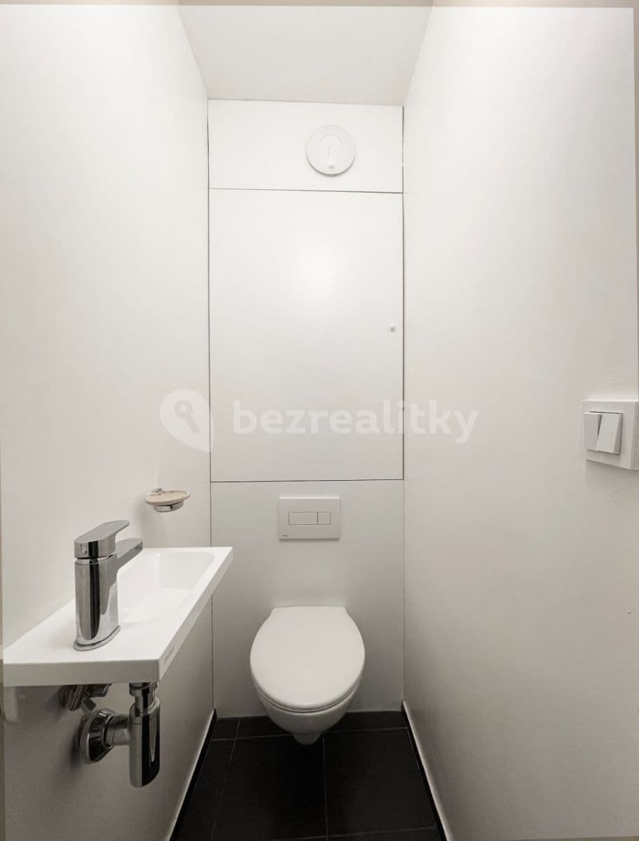 Prenájom bytu 3-izbový 58 m², Záveská, Praha, Praha Prenájom bytu 3-izbový 58 m², Záveská, Praha, Praha