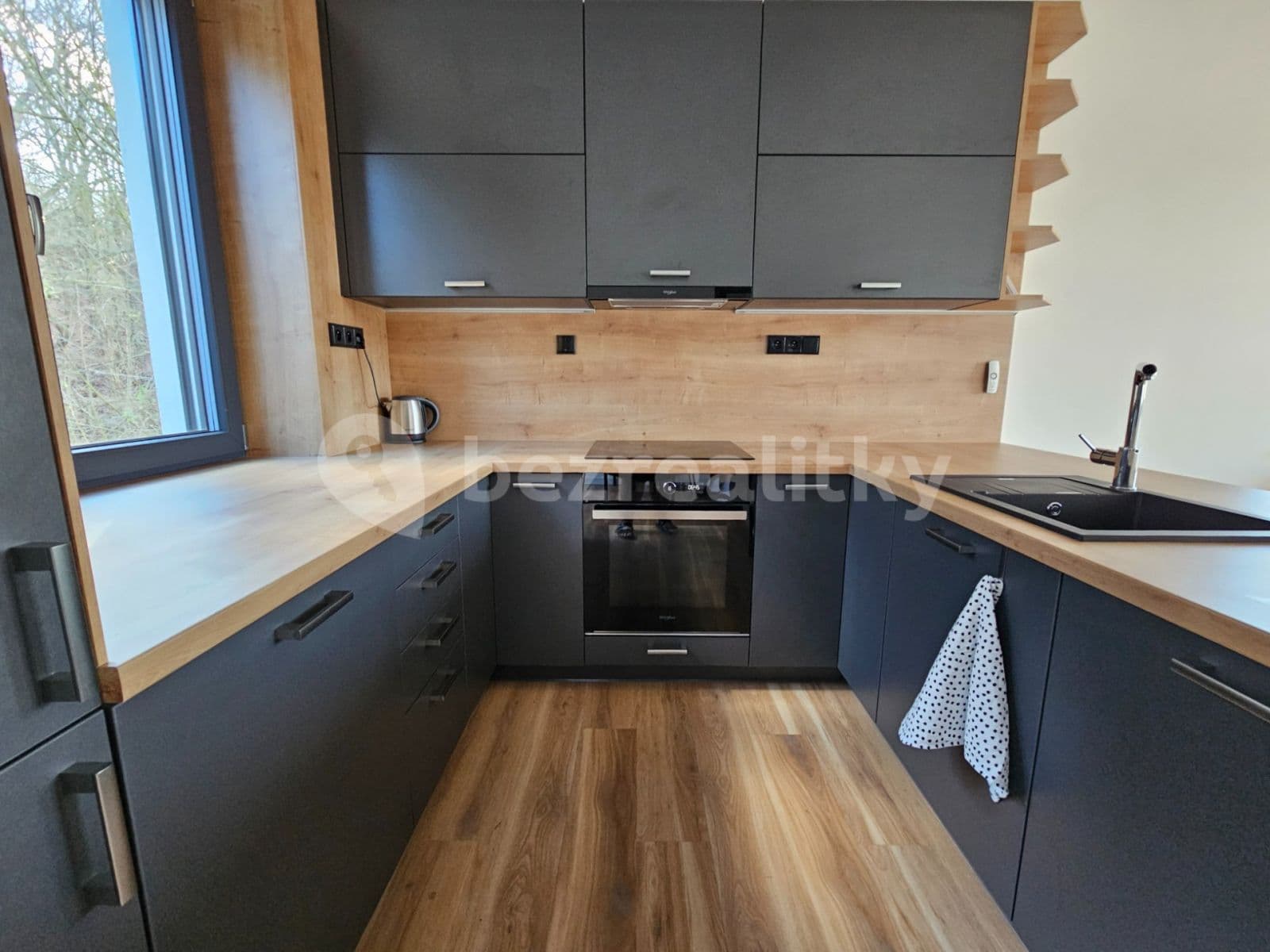 Prenájom bytu 4-izbový 96 m², Dykova, Ústí nad Labem, Ústecký kraj Prenájom bytu 4-izbový 96 m², Dykova, Ústí nad Labem, Ústecký kraj