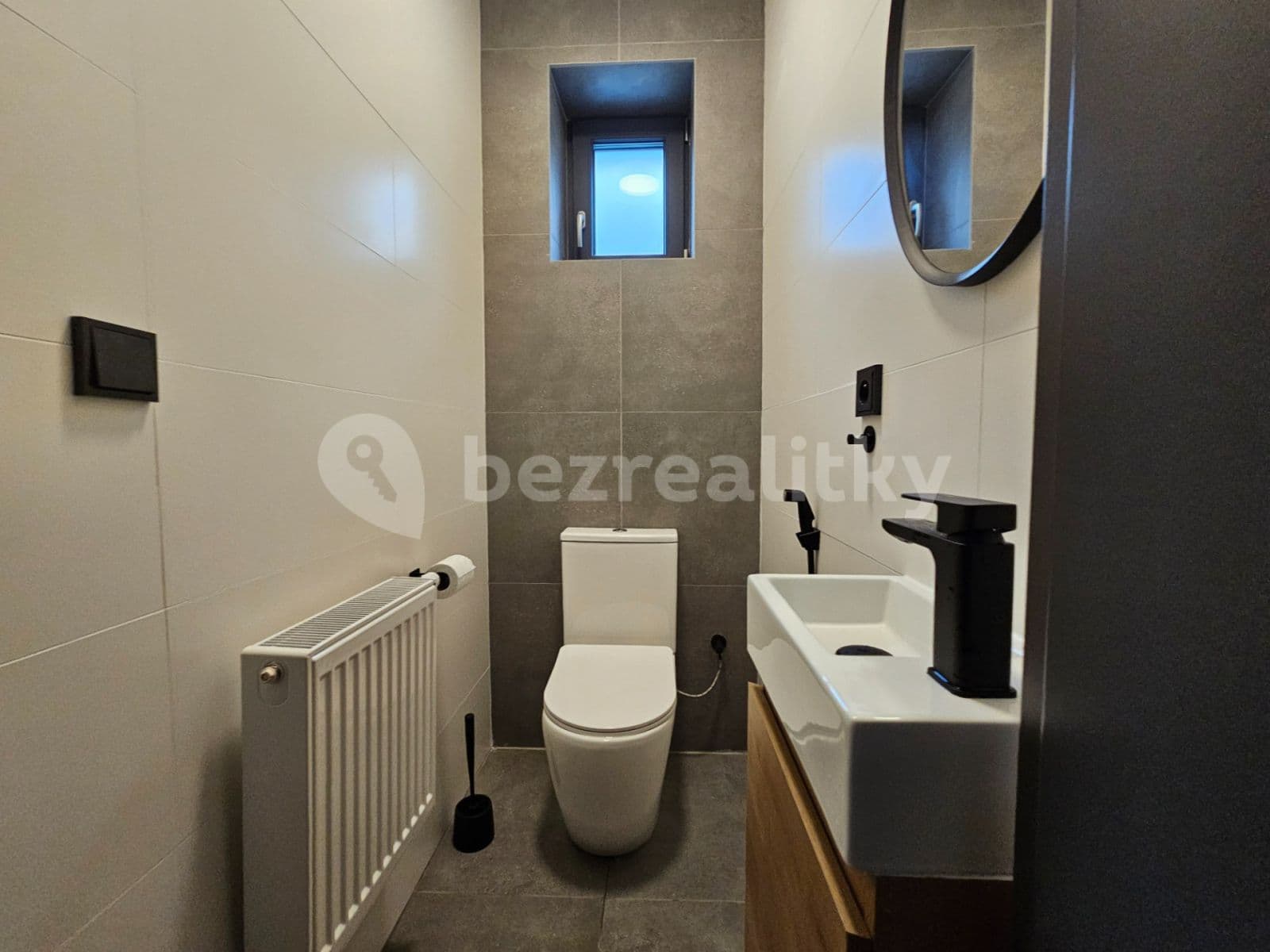 Prenájom bytu 4-izbový 96 m², Dykova, Ústí nad Labem, Ústecký kraj Prenájom bytu 4-izbový 96 m², Dykova, Ústí nad Labem, Ústecký kraj