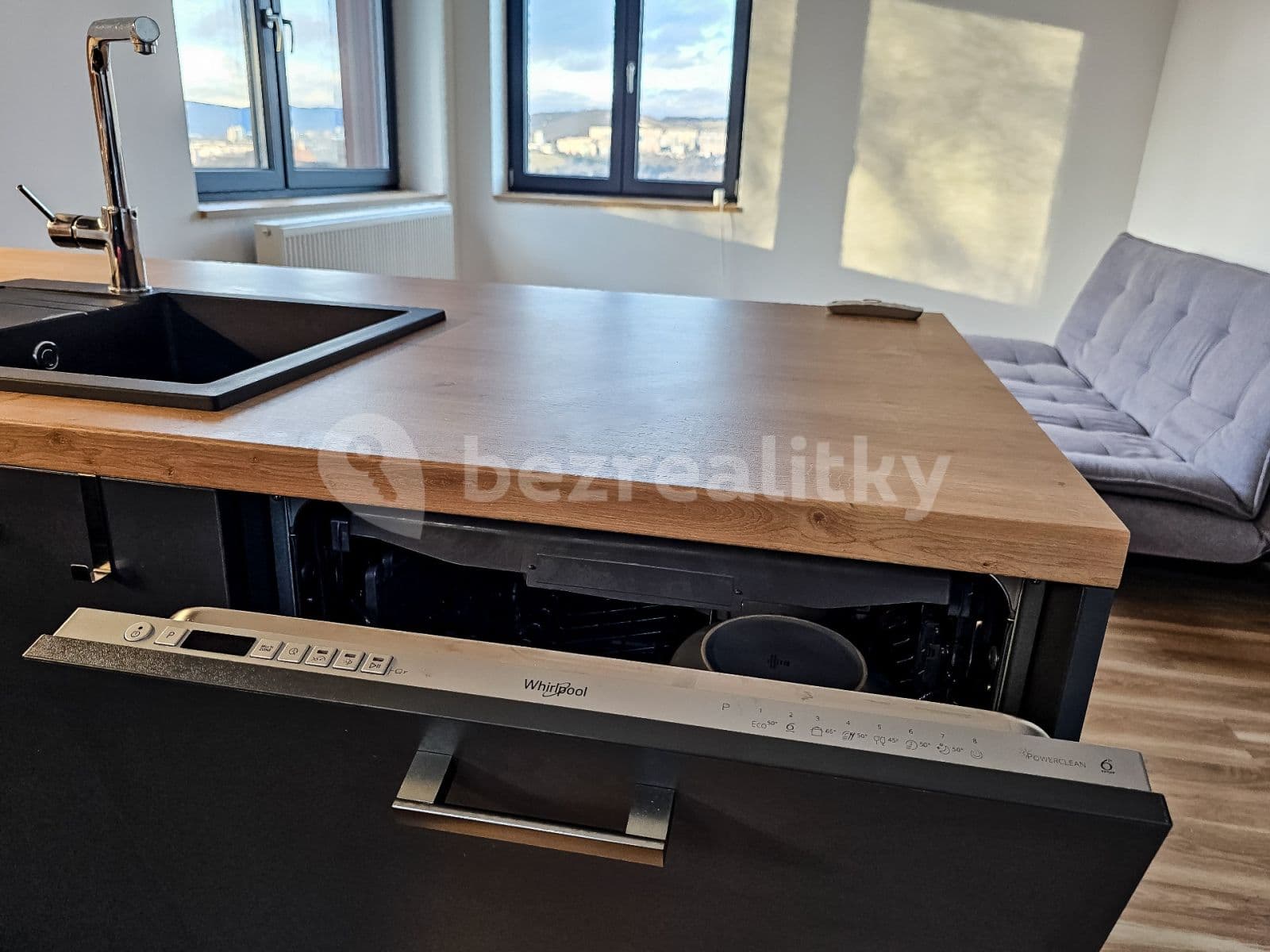 Prenájom bytu 4-izbový 96 m², Dykova, Ústí nad Labem, Ústecký kraj Prenájom bytu 4-izbový 96 m², Dykova, Ústí nad Labem, Ústecký kraj