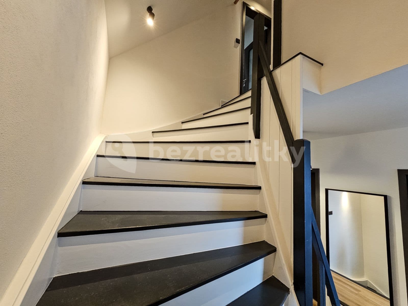 Prenájom bytu 4-izbový 96 m², Dykova, Ústí nad Labem, Ústecký kraj Prenájom bytu 4-izbový 96 m², Dykova, Ústí nad Labem, Ústecký kraj