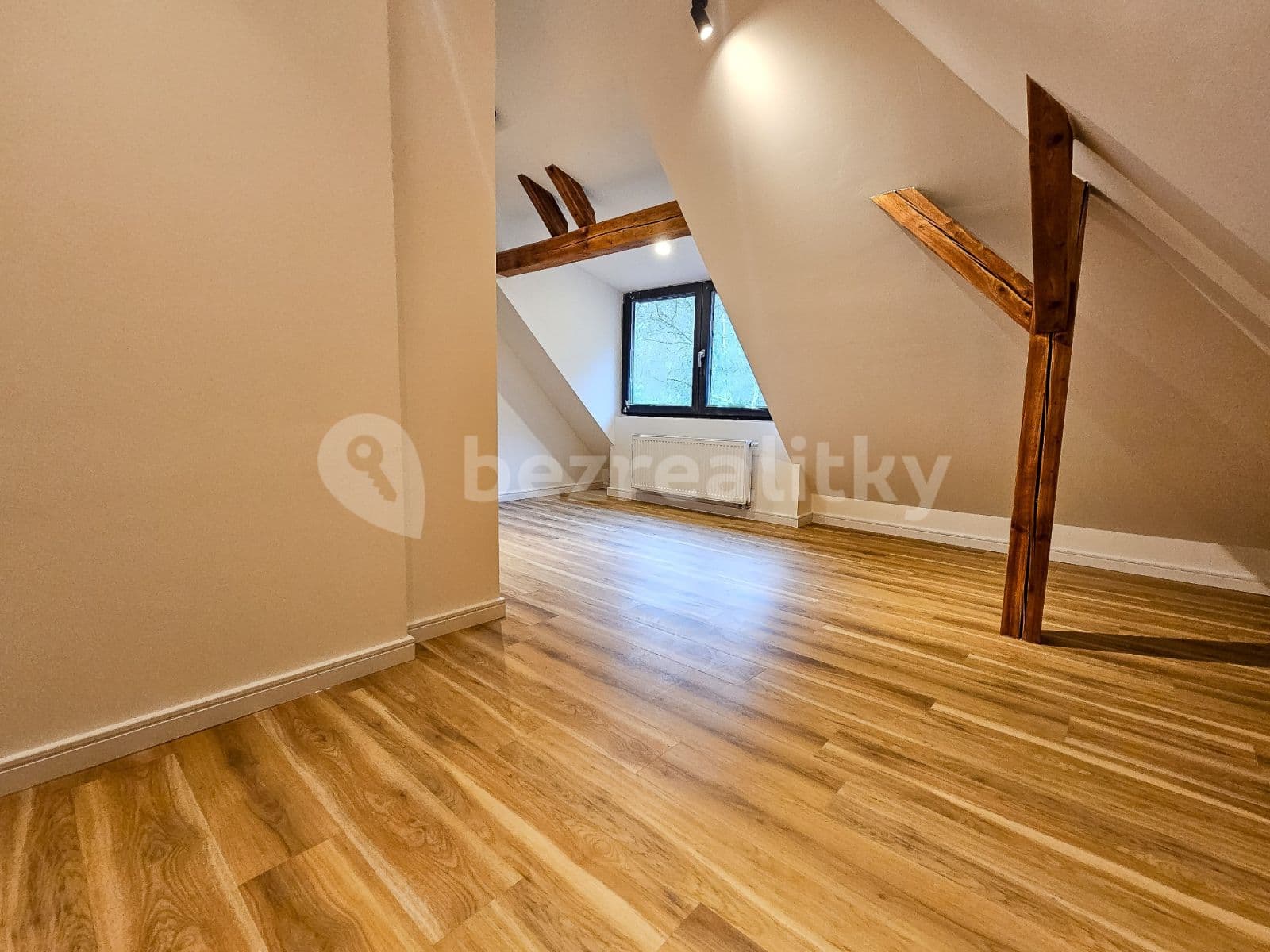Prenájom bytu 4-izbový 96 m², Dykova, Ústí nad Labem, Ústecký kraj Prenájom bytu 4-izbový 96 m², Dykova, Ústí nad Labem, Ústecký kraj