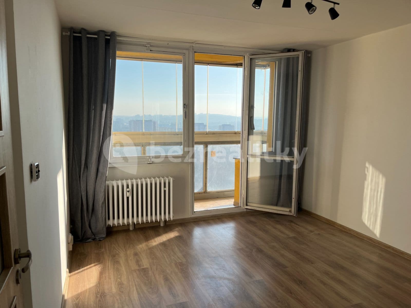 Prenájom bytu 1-izbový 35 m², Jabloňová, Praha, Praha Prenájom bytu 1-izbový 35 m², Jabloňová, Praha, Praha