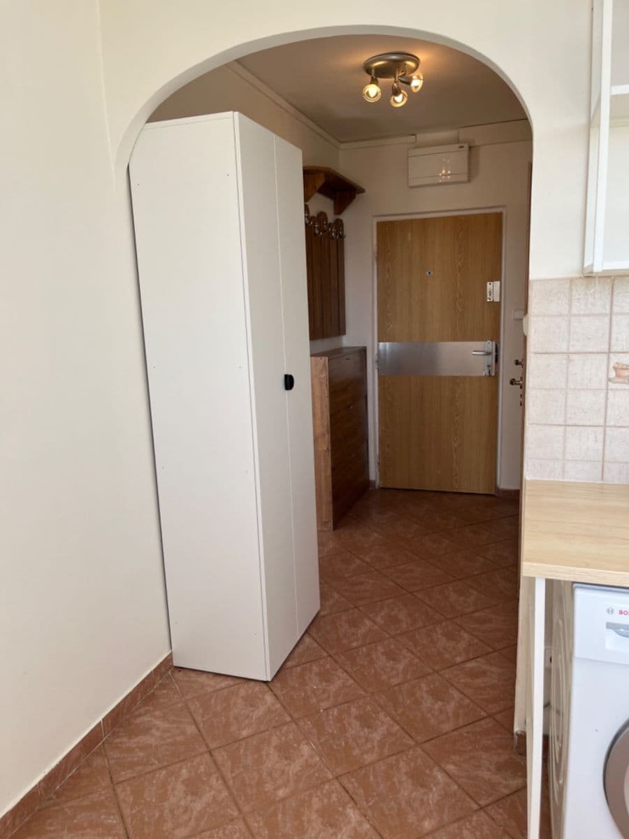Prenájom bytu 1-izbový 35 m², Jabloňová, Praha, Praha Prenájom bytu 1-izbový 35 m², Jabloňová, Praha, Praha