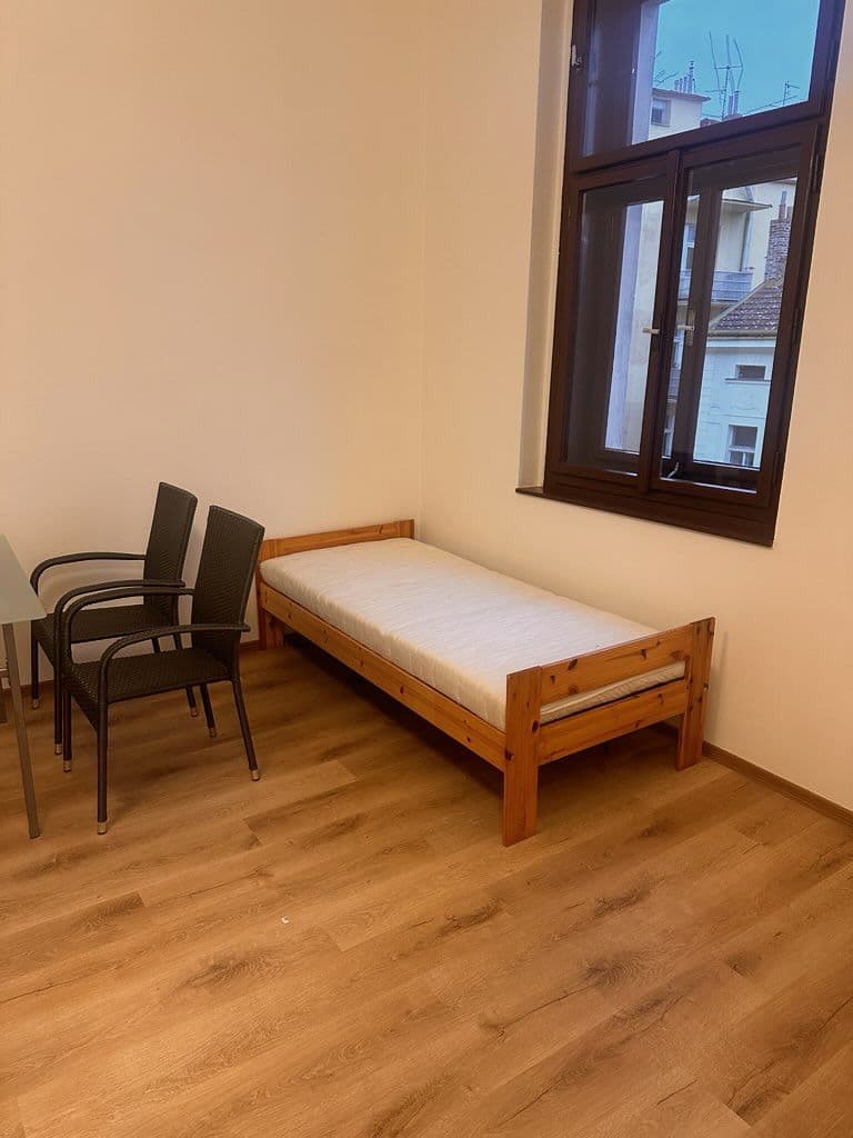 Prenájom bytu 40 m², Ječná, Praha, Praha Prenájom bytu 40 m², Ječná, Praha, Praha