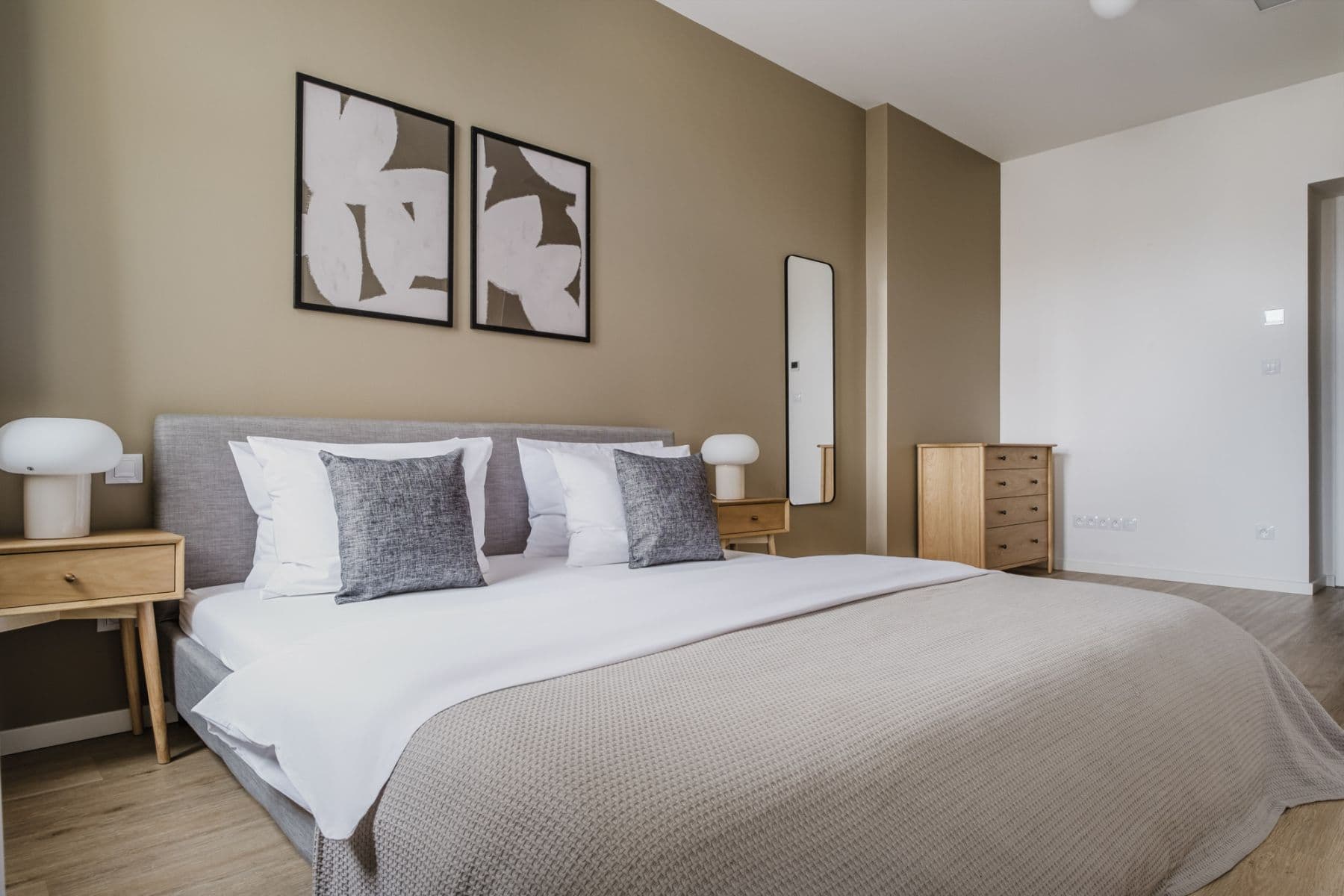 Prenájom bytu 54 m², Chodská, Praha, Praha Prenájom bytu 54 m², Chodská, Praha, Praha