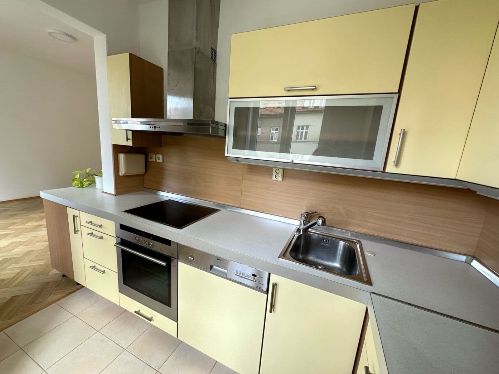 Prenájom bytu 2-izbový 47 m², Na Pískách, Praha, Praha Prenájom bytu 2-izbový 47 m², Na Pískách, Praha, Praha