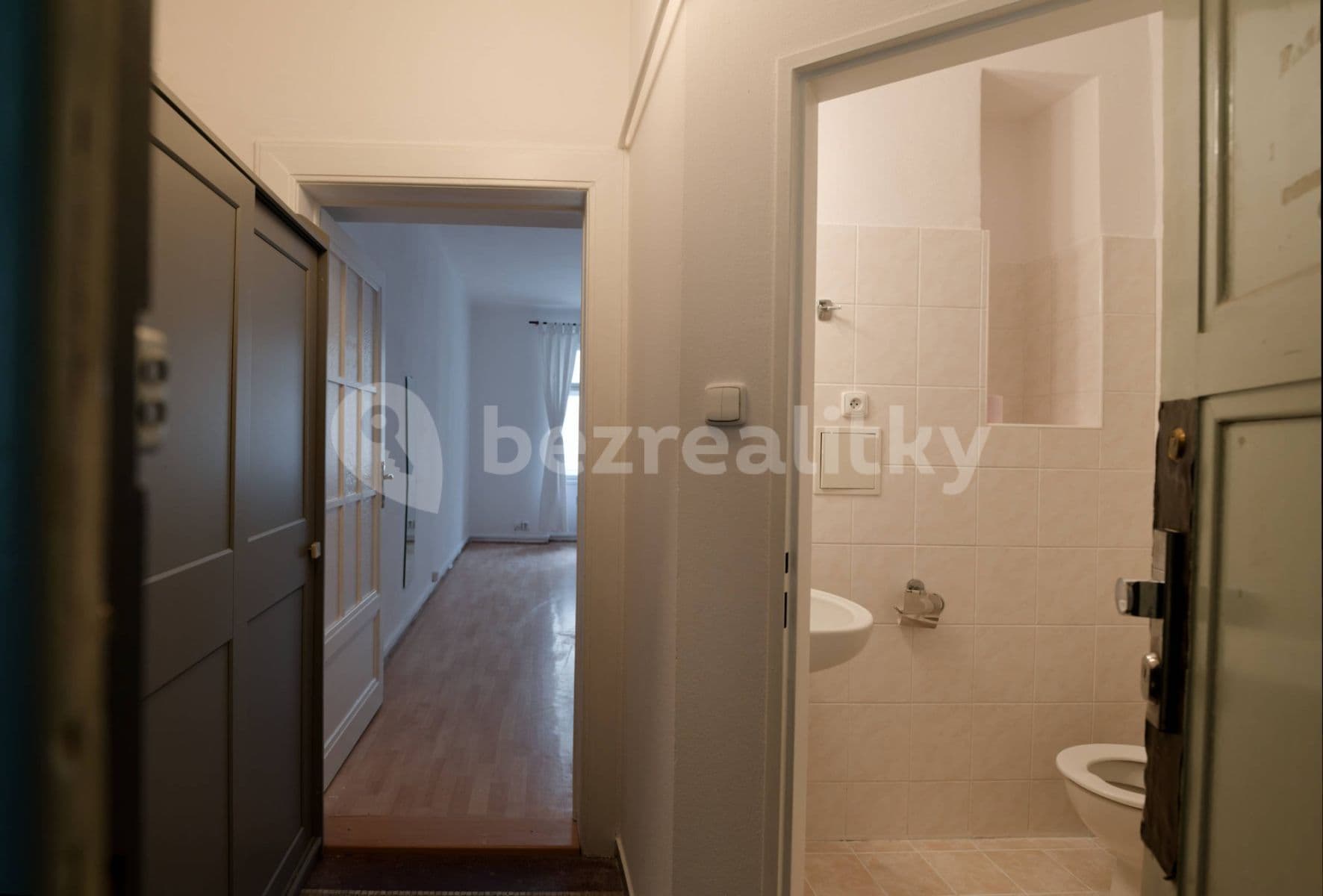 Prenájom bytu 1-izbový 33 m², Libická, Praha, Praha Prenájom bytu 1-izbový 33 m², Libická, Praha, Praha