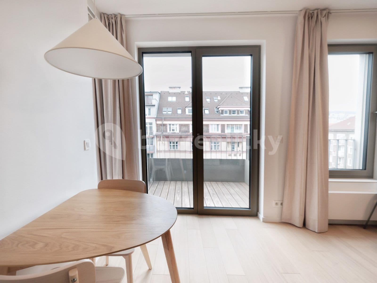 Prenájom bytu 2-izbový 37 m², Račianska, Nové Mesto, Bratislavský kraj Prenájom bytu 2-izbový 37 m², Račianska, Nové Mesto, Bratislavský kraj