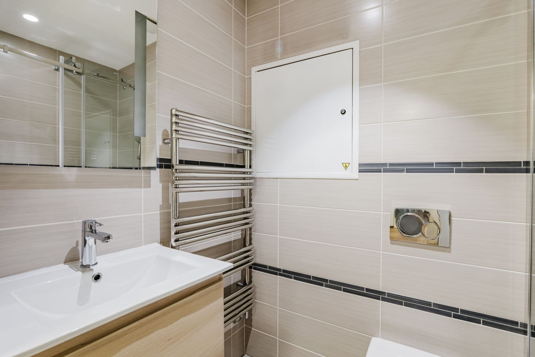 Prenájom bytu 101 m², Dlouhá, Praha, Praha Prenájom bytu 101 m², Dlouhá, Praha, Praha