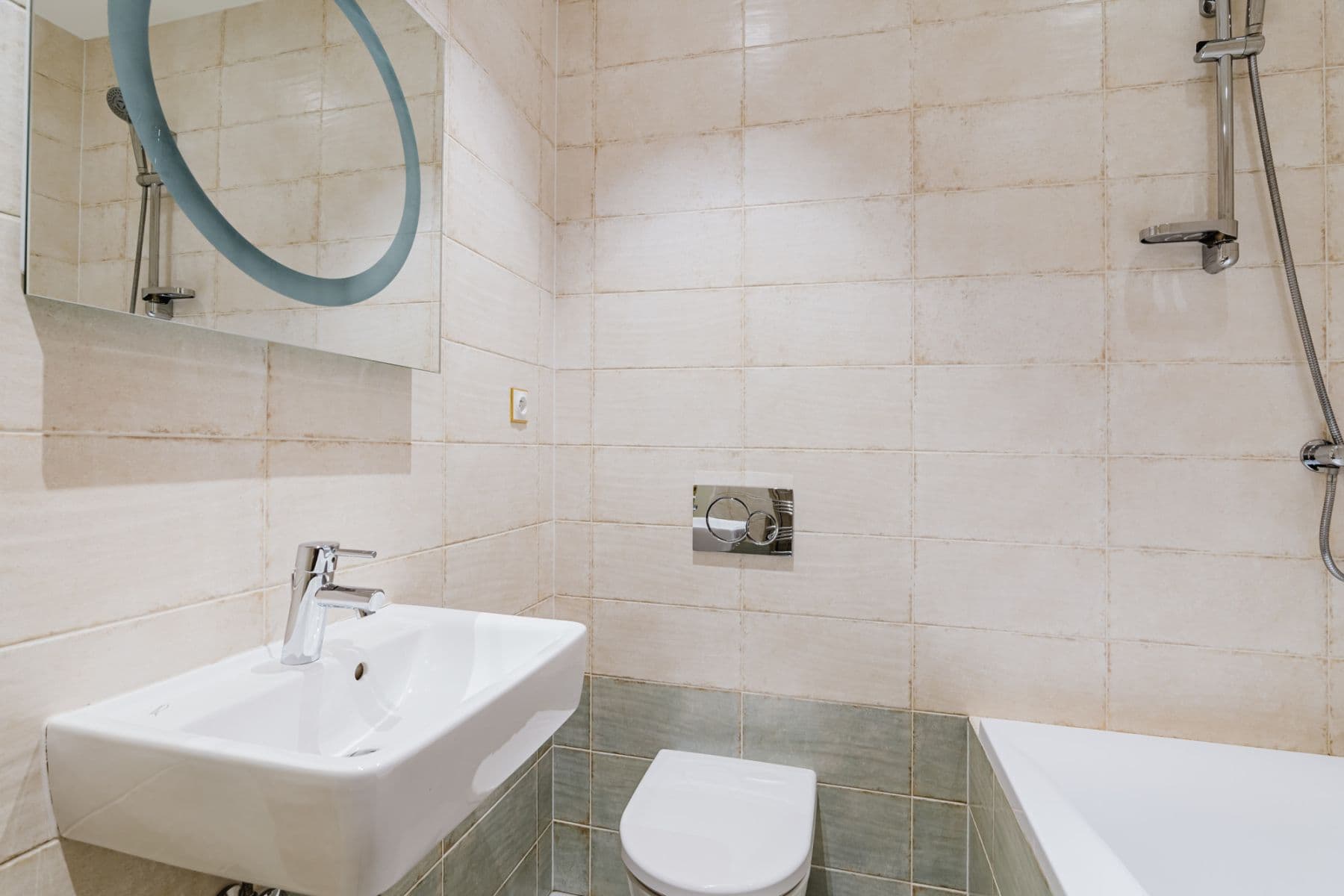 Prenájom bytu 101 m², Dlouhá, Praha, Praha Prenájom bytu 101 m², Dlouhá, Praha, Praha