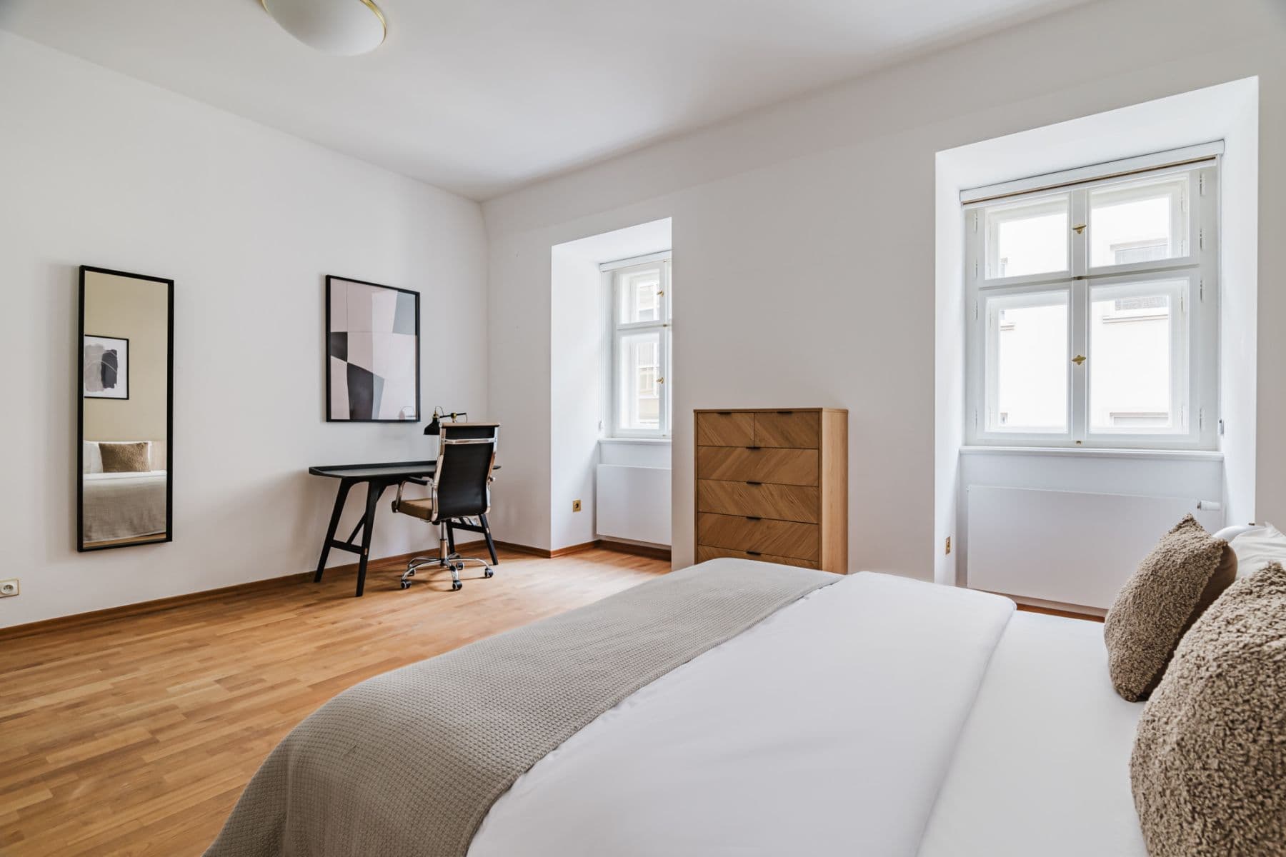 Prenájom bytu 101 m², Dlouhá, Praha, Praha Prenájom bytu 101 m², Dlouhá, Praha, Praha
