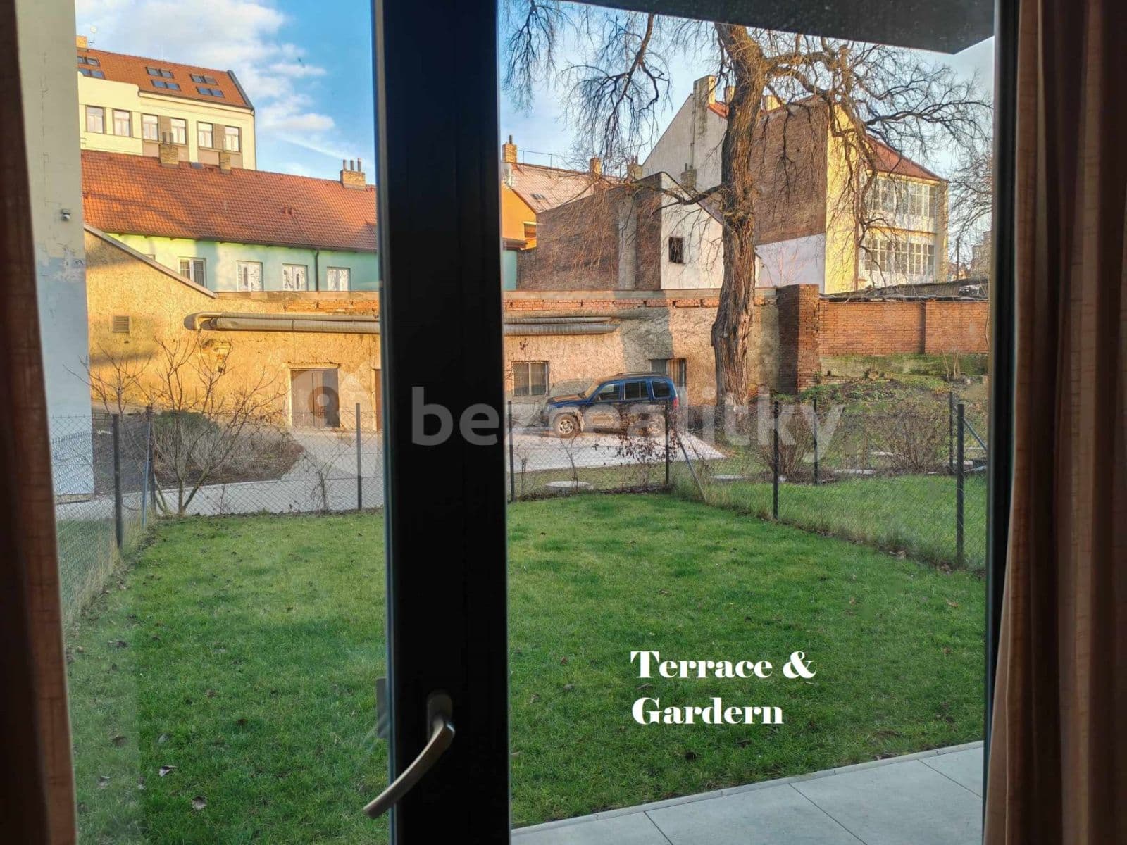 Prenájom bytu 2-izbový 50 m², Vojenova, Praha, Praha Prenájom bytu 2-izbový 50 m², Vojenova, Praha, Praha