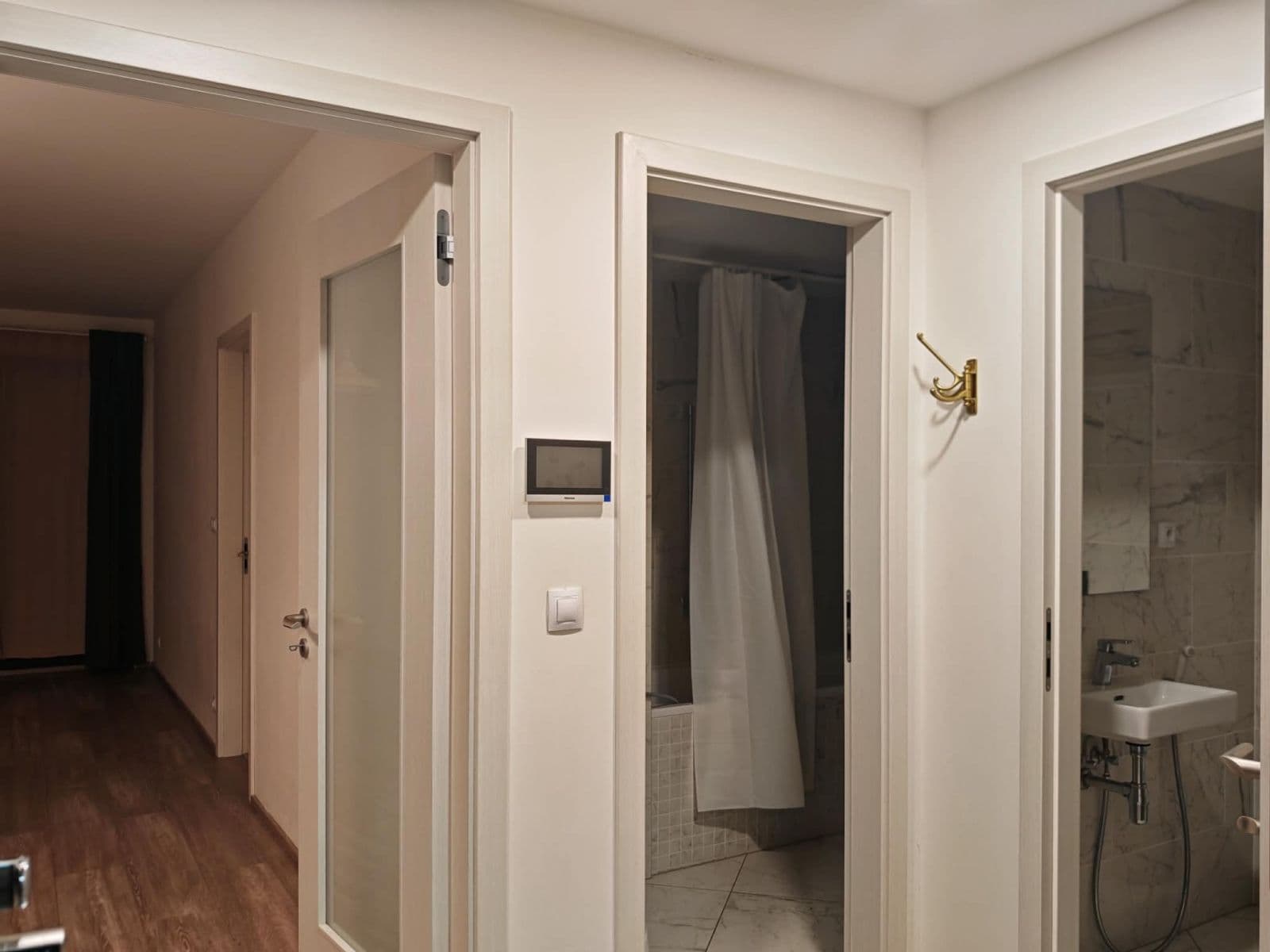 Prenájom bytu 2-izbový 54 m², Vojenova, Praha, Praha Prenájom bytu 2-izbový 54 m², Vojenova, Praha, Praha