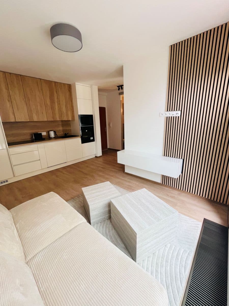 Prenájom bytu 2-izbový 38 m², Vřesová, Praha, Praha Prenájom bytu 2-izbový 38 m², Vřesová, Praha, Praha