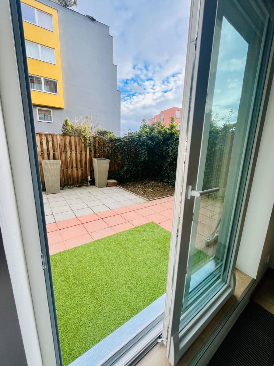 Prenájom bytu 2-izbový 38 m², Vřesová, Praha, Praha Prenájom bytu 2-izbový 38 m², Vřesová, Praha, Praha
